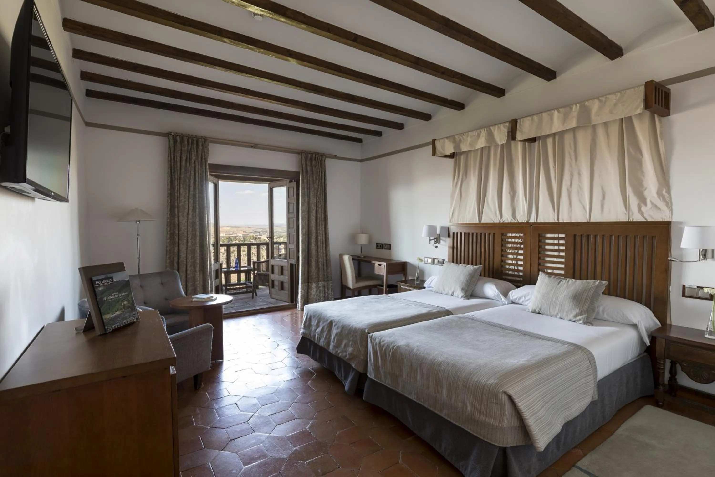 Bedroom, Bed in Parador de Toledo