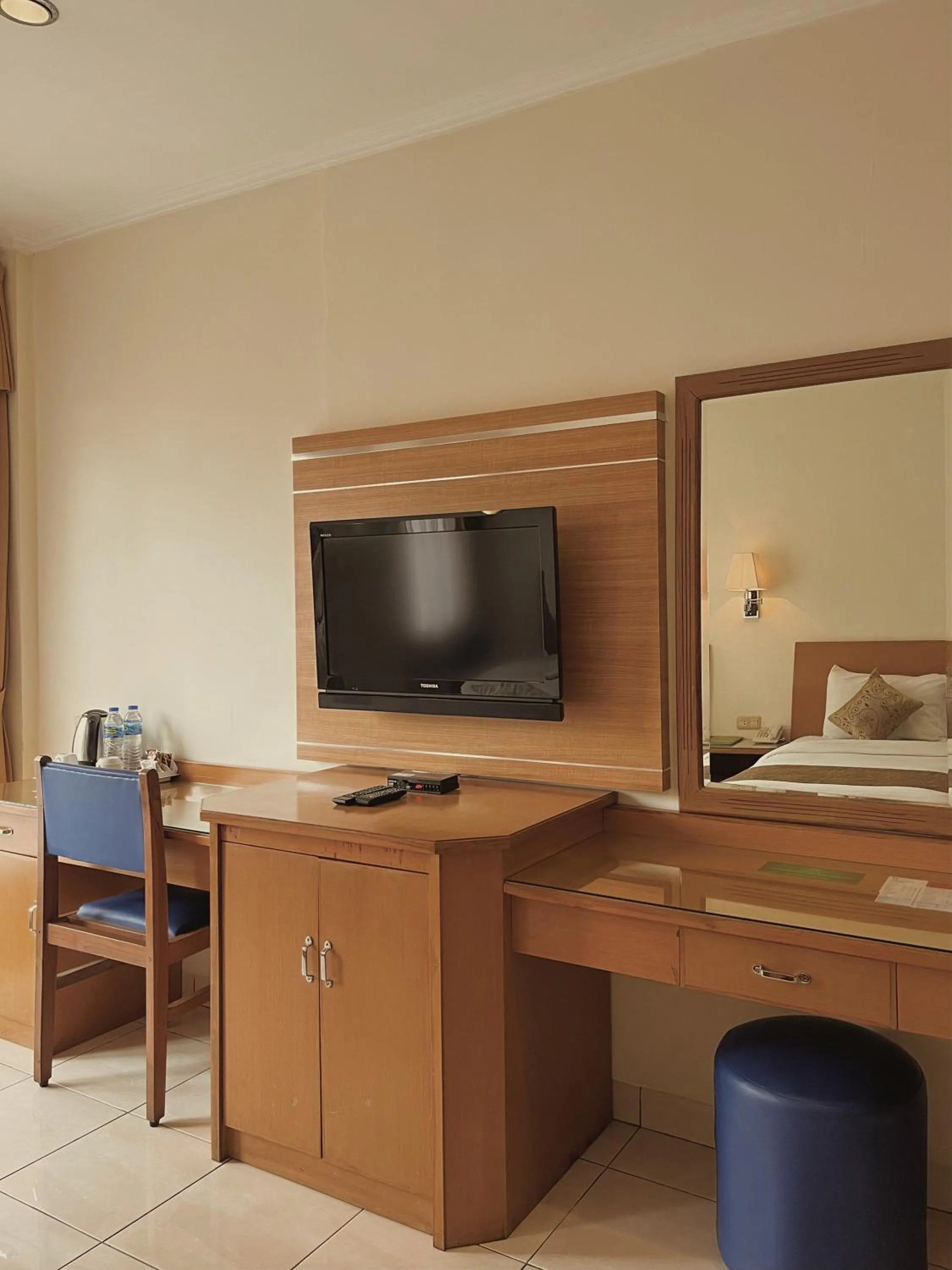 TV and multimedia in Ahadiat Hotel & Bungalow