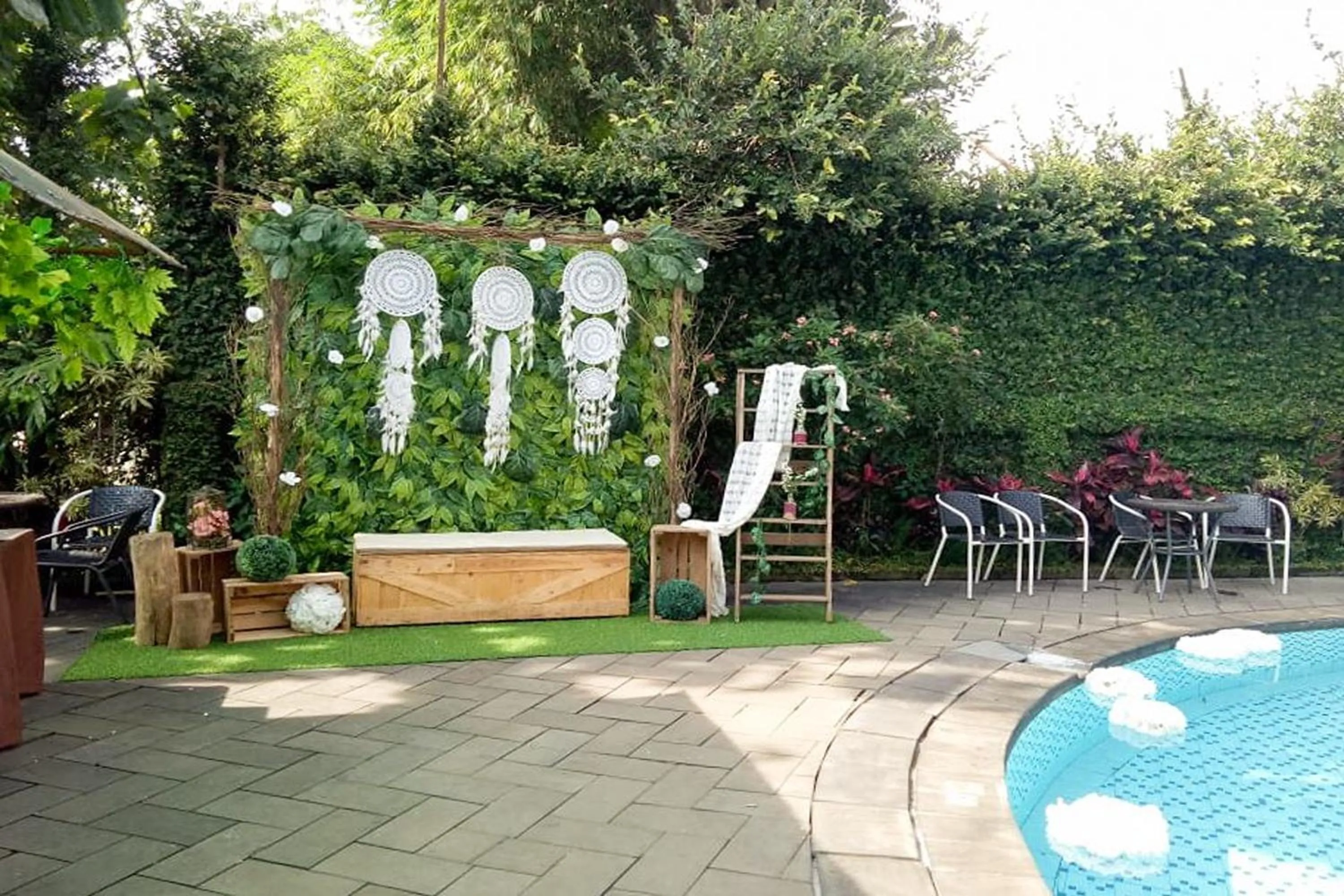 Swimming pool in Ahadiat Hotel & Bungalow