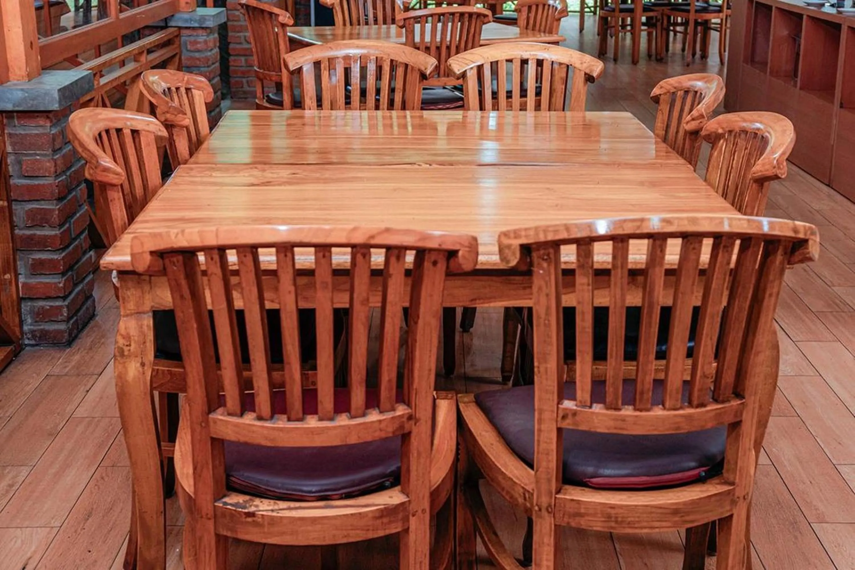 Restaurant/places to eat in Ahadiat Hotel & Bungalow