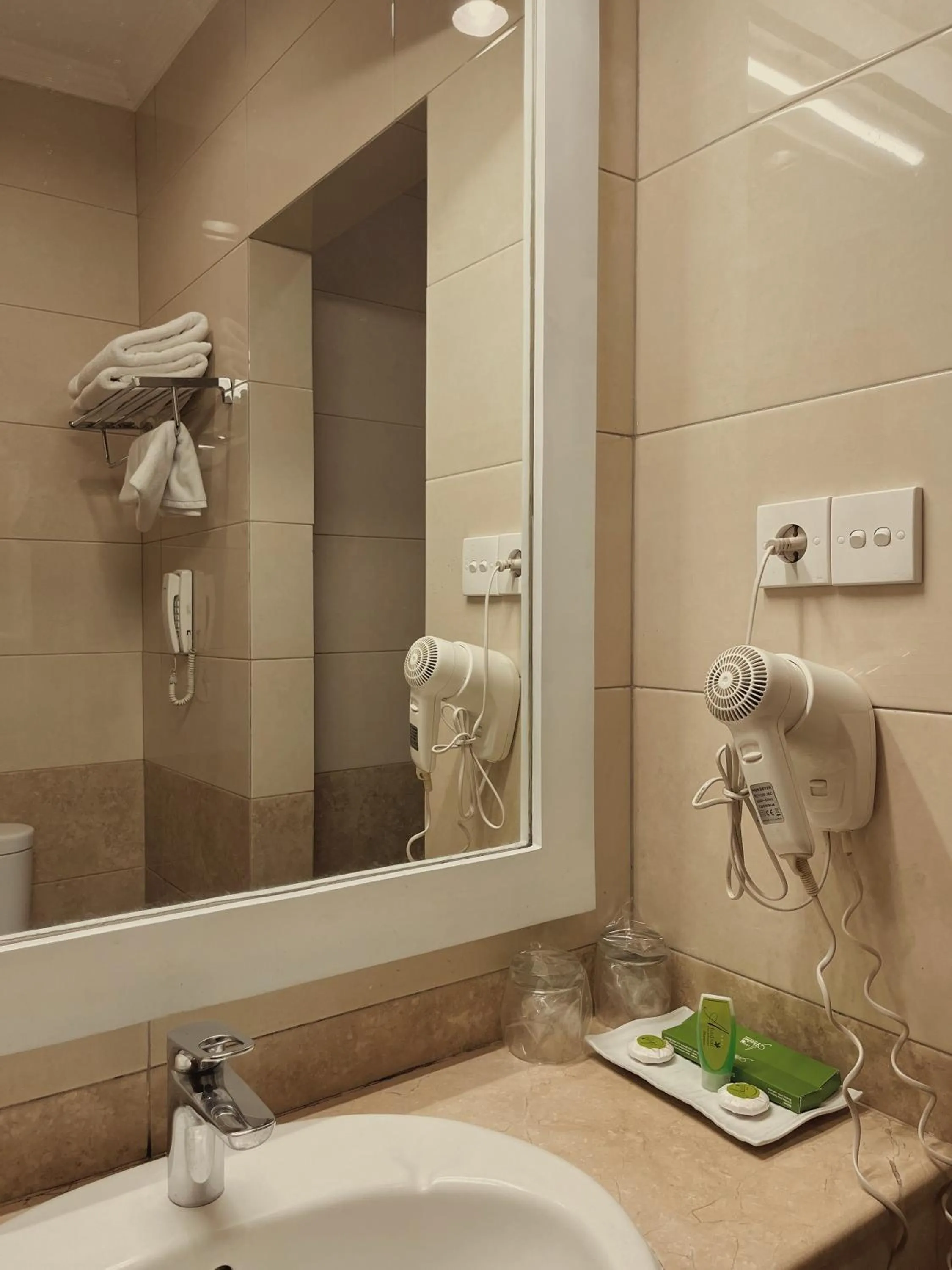 Bathroom in Ahadiat Hotel & Bungalow