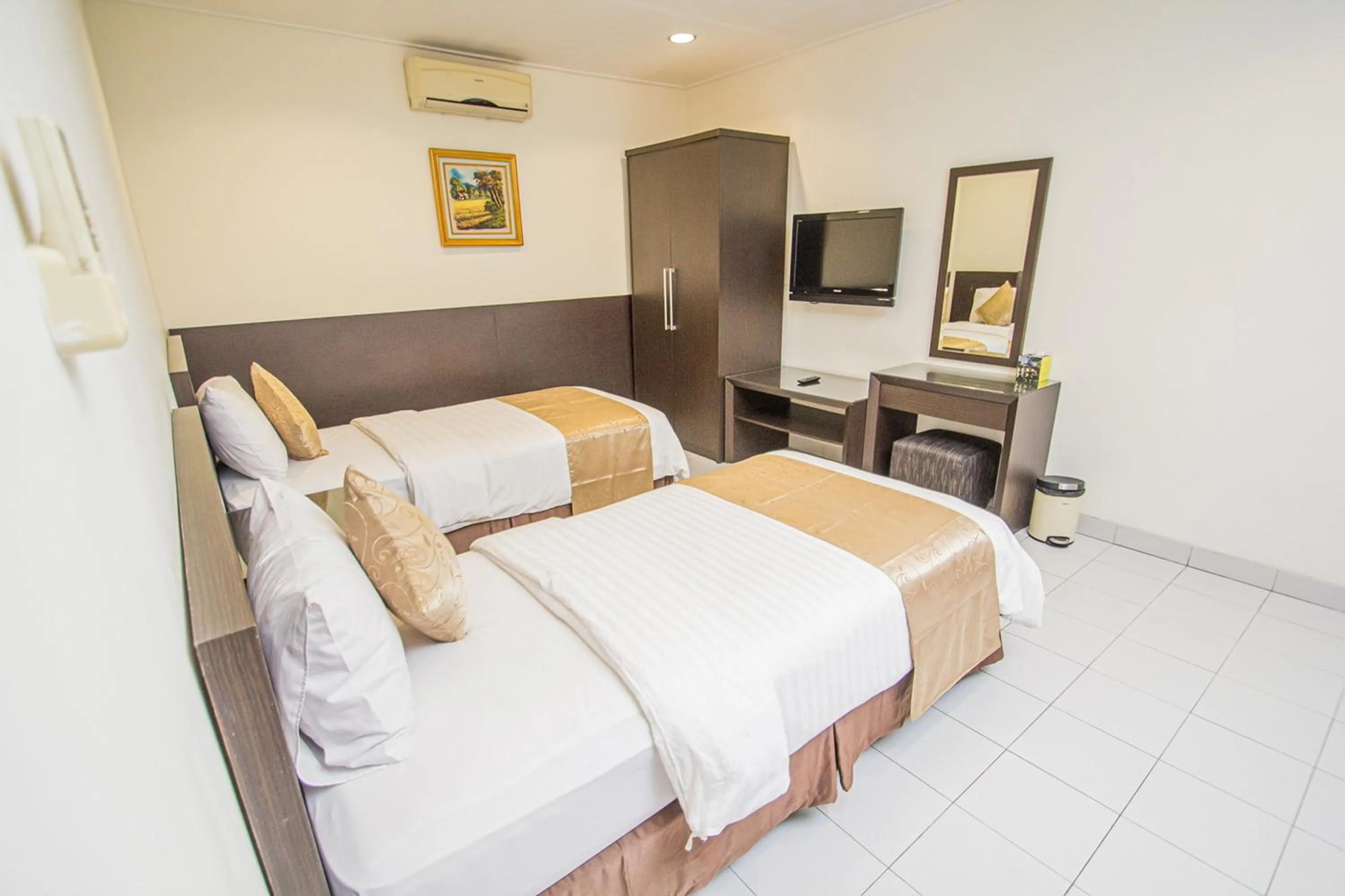 Bed in Ahadiat Hotel & Bungalow