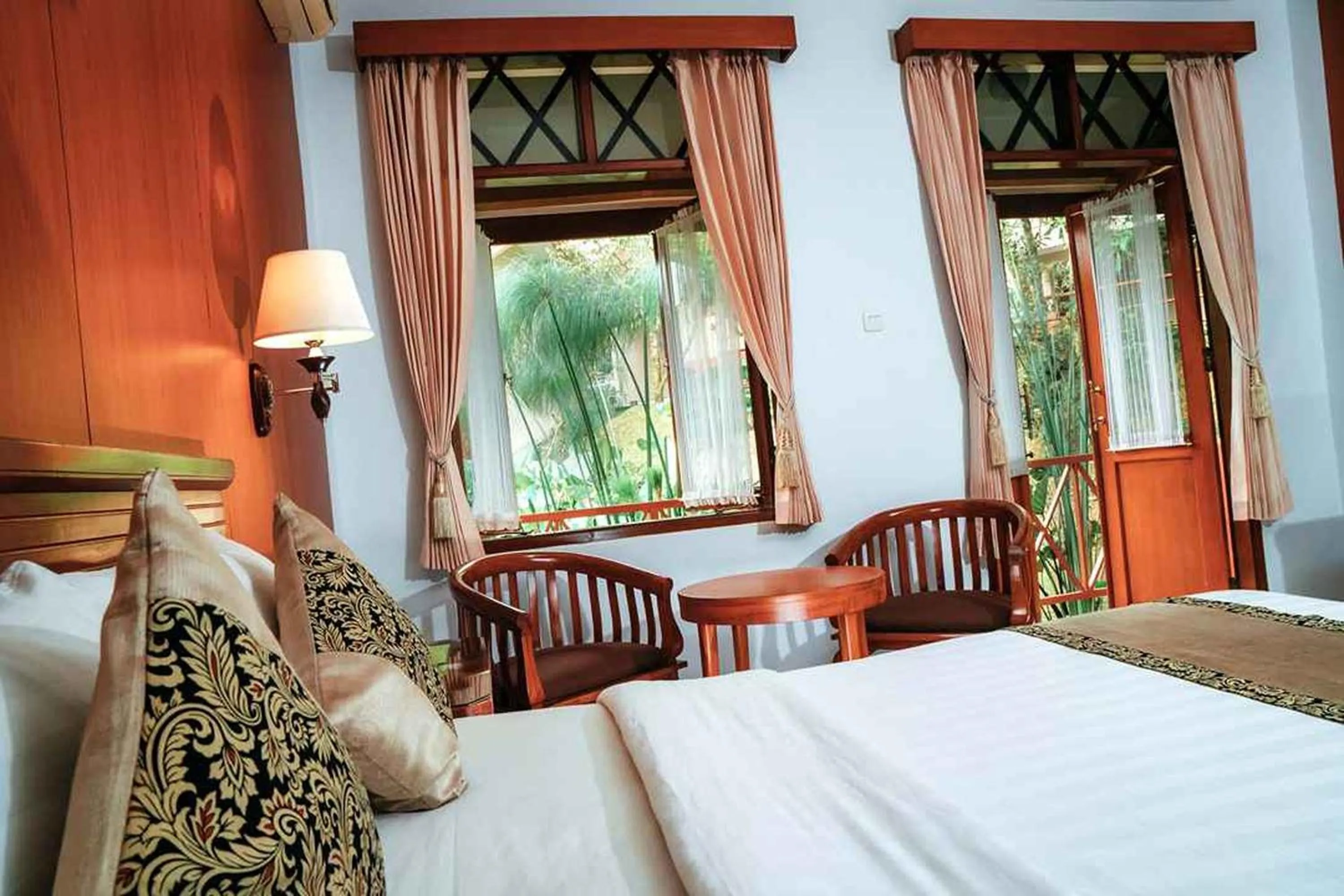 Bed in Ahadiat Hotel & Bungalow