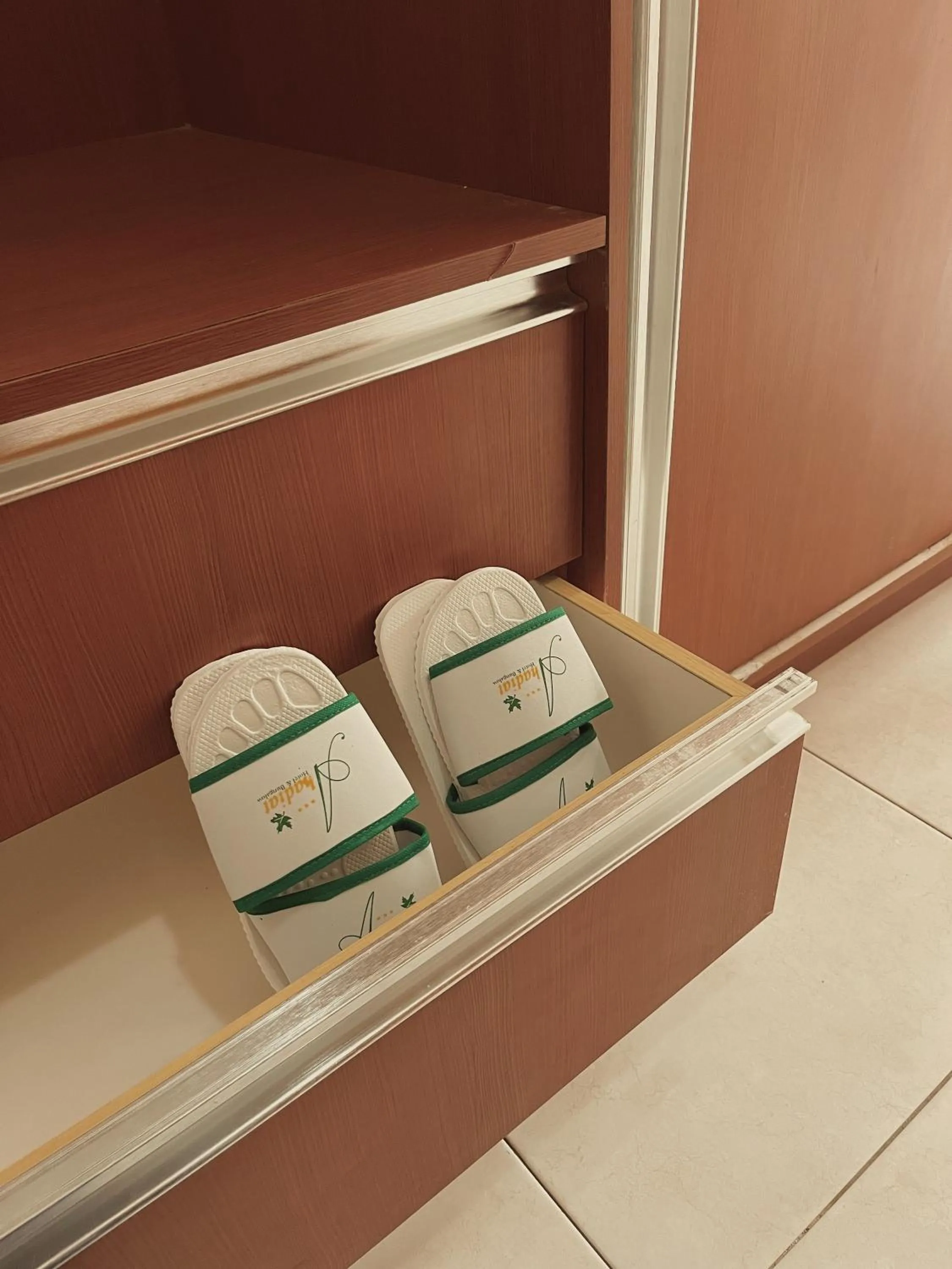 Area and facilities in Ahadiat Hotel & Bungalow