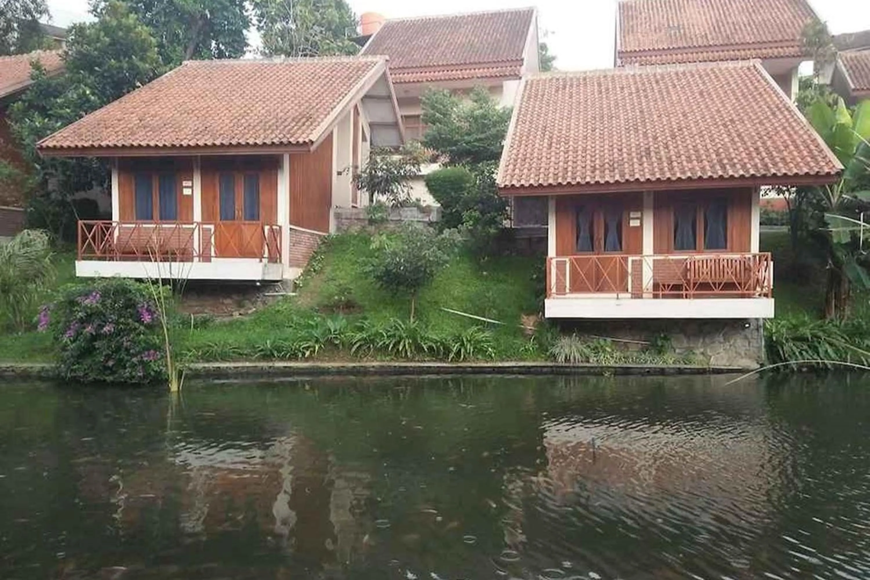 Property building in Ahadiat Hotel & Bungalow