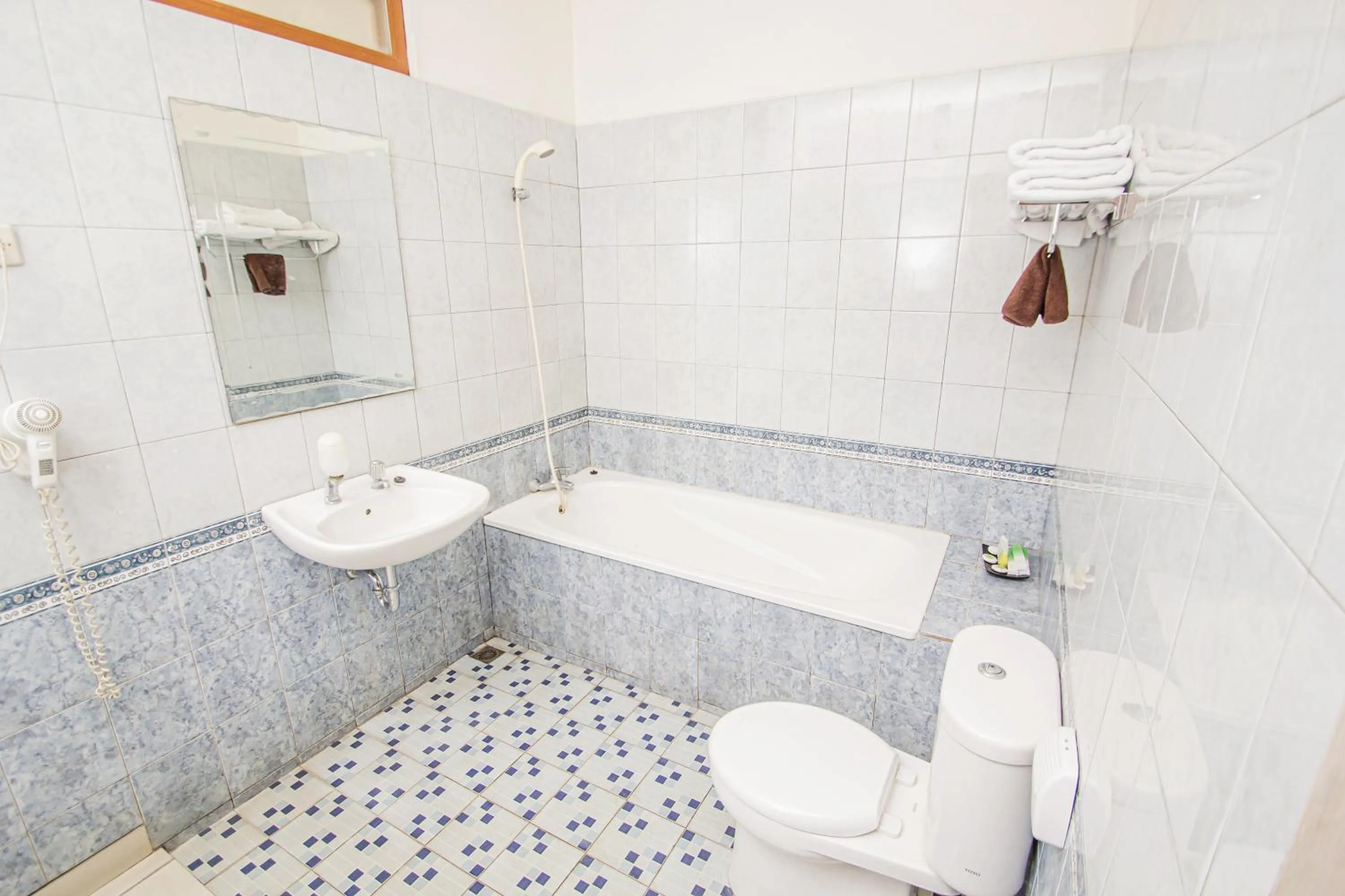 Bathroom in Ahadiat Hotel & Bungalow