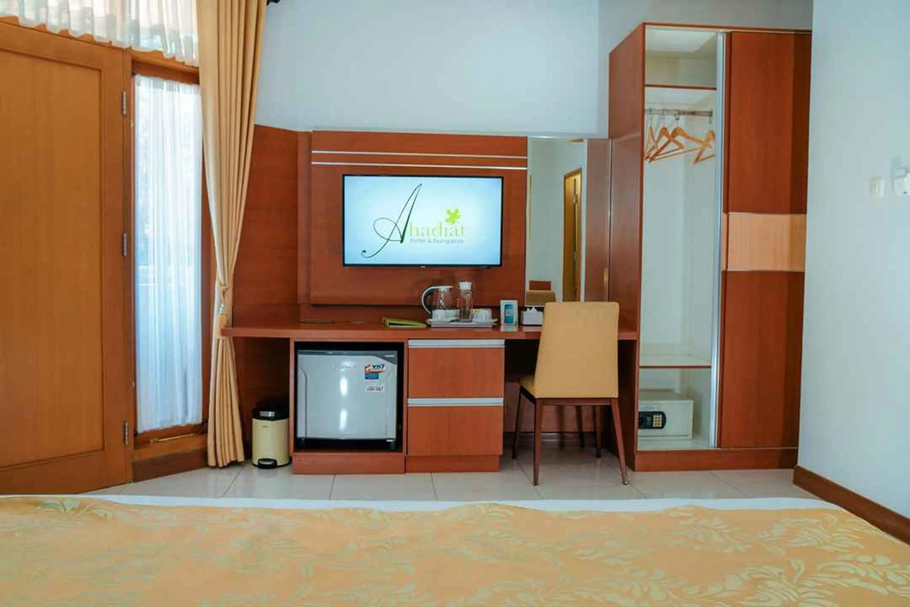 TV and multimedia in Ahadiat Hotel & Bungalow