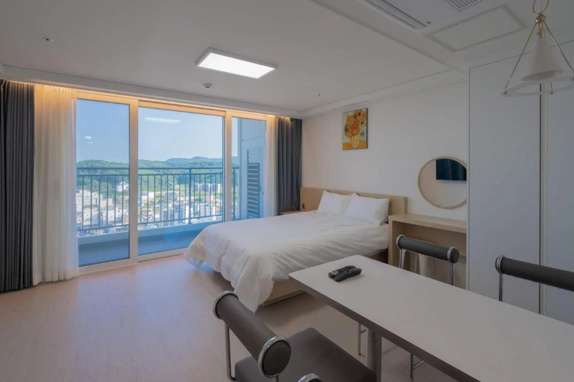 Bed in The Ocean by Owners hotel Yangyang