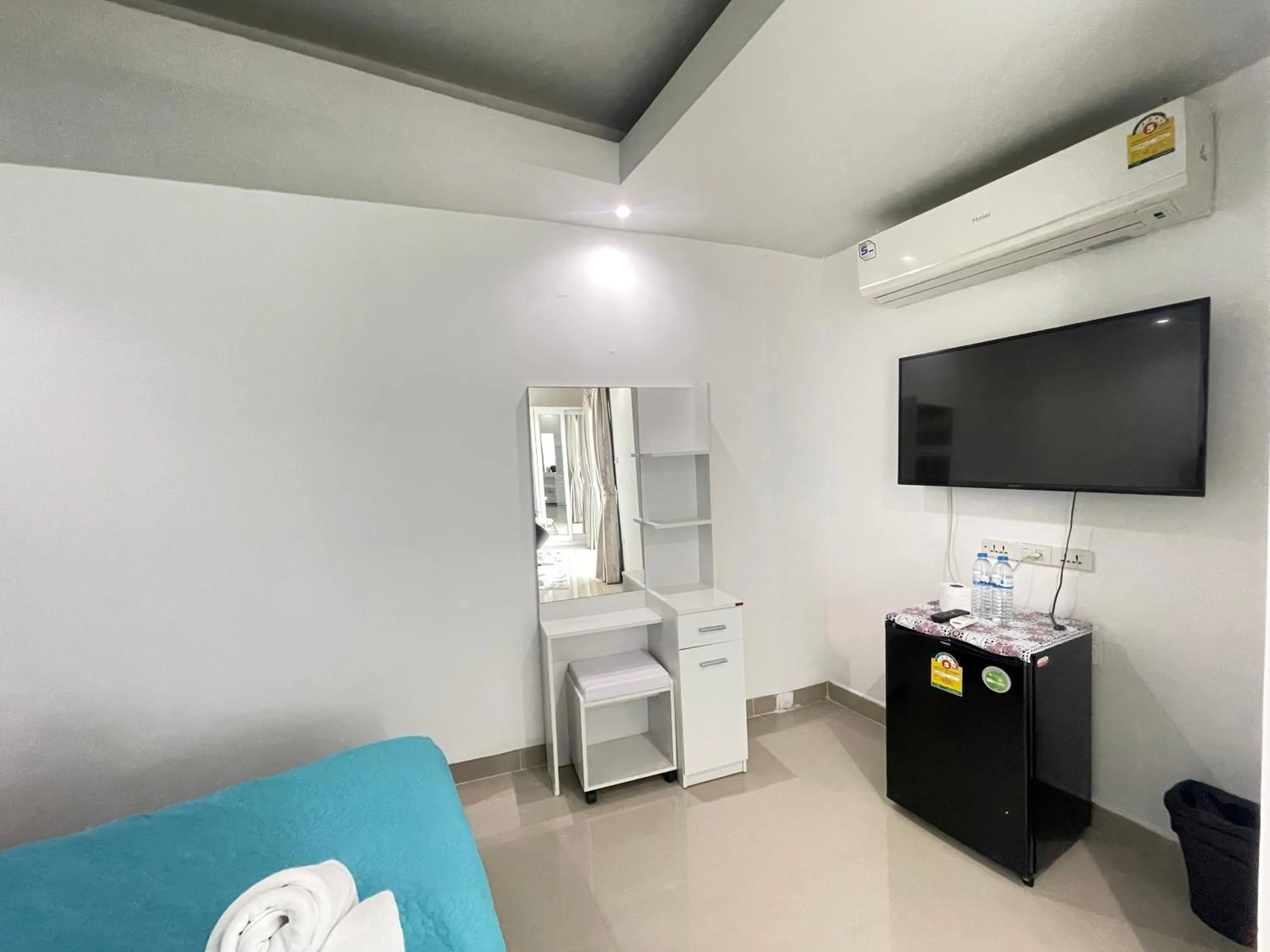 Photo of the whole room in W-9 Hotel