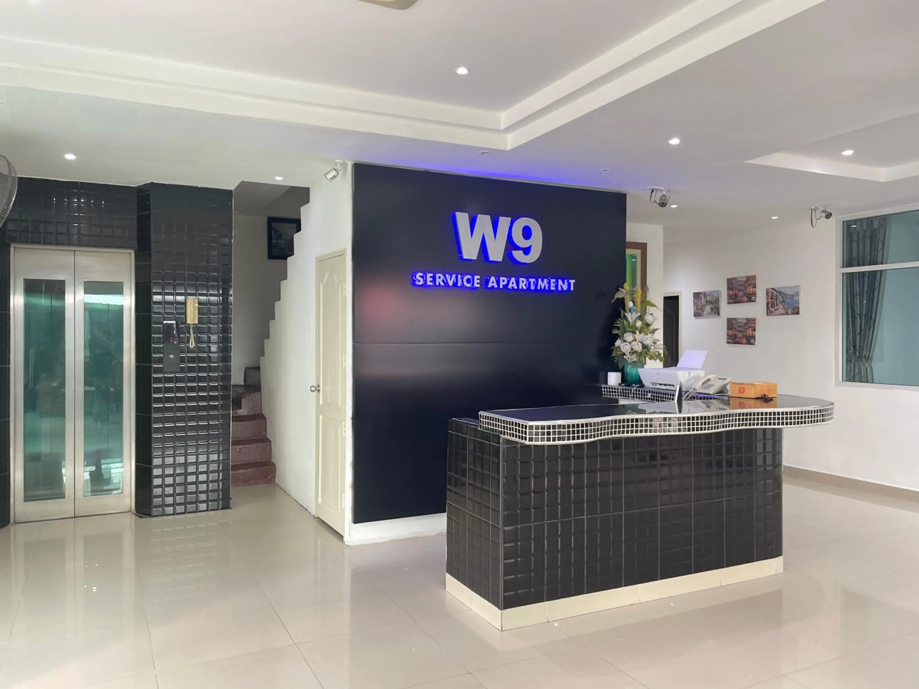 Lobby or reception in W-9 Hotel