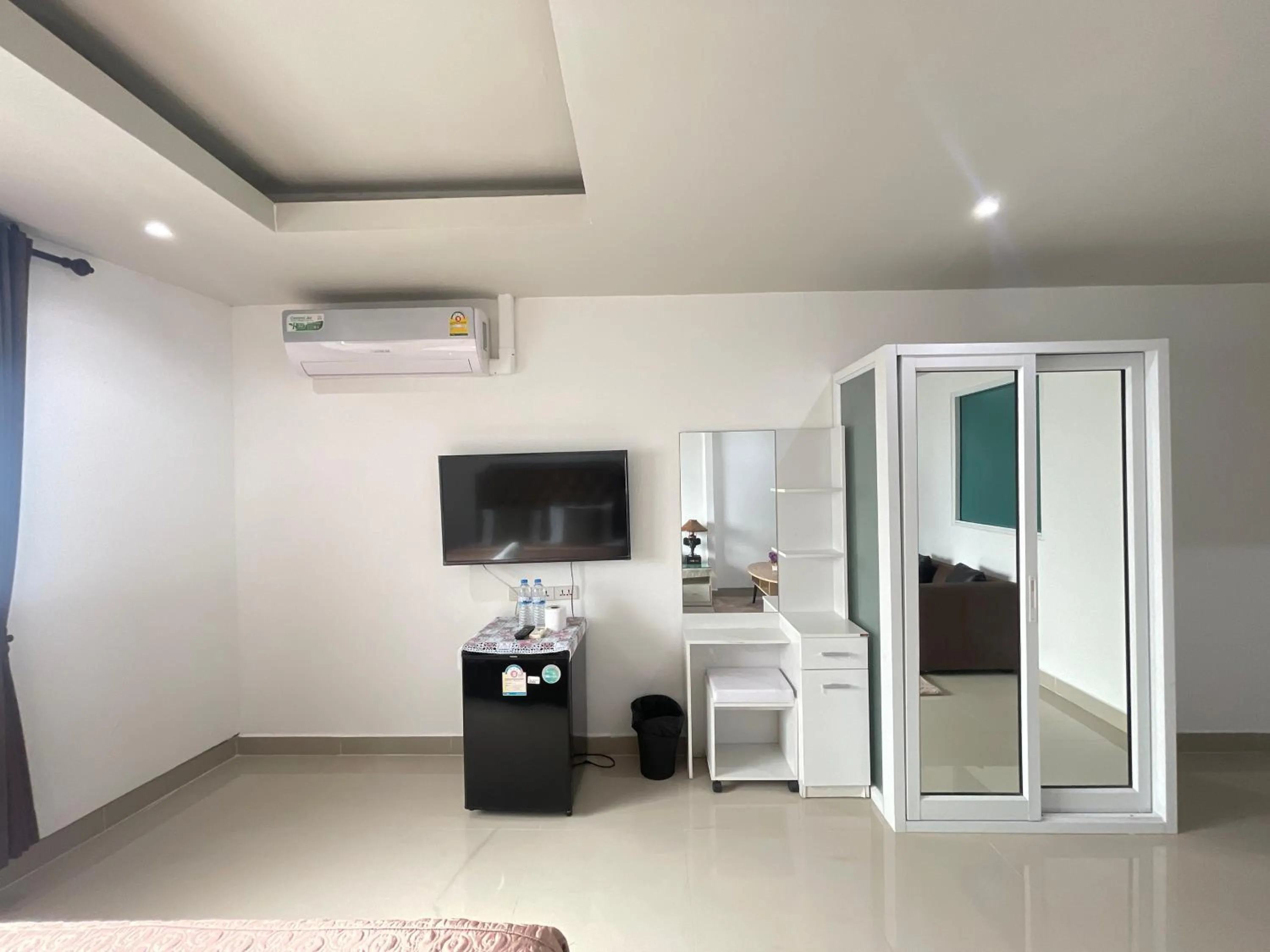 Photo of the whole room in W-9 Hotel