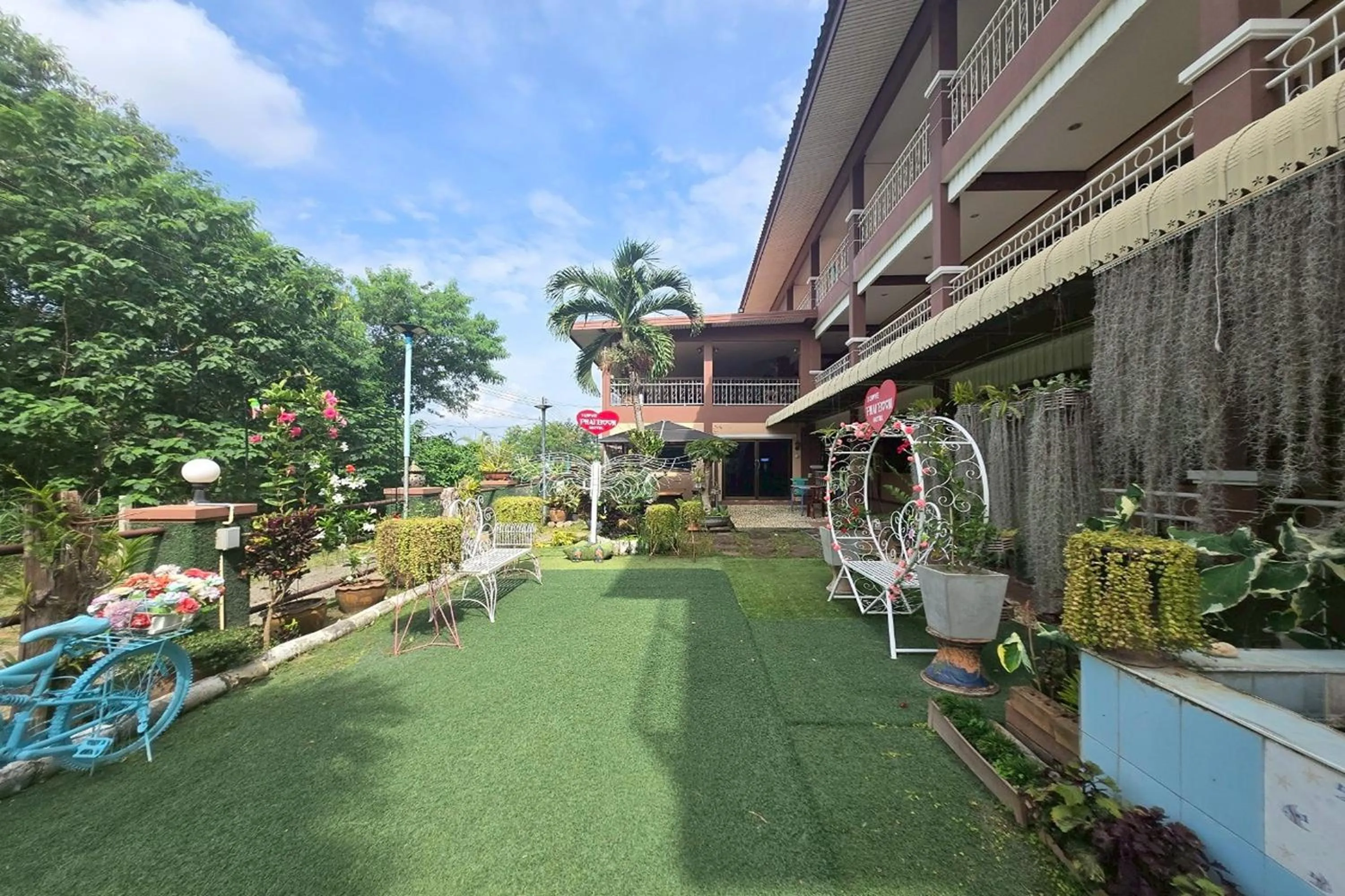 Property building in Phaiboon Hotel & Resort