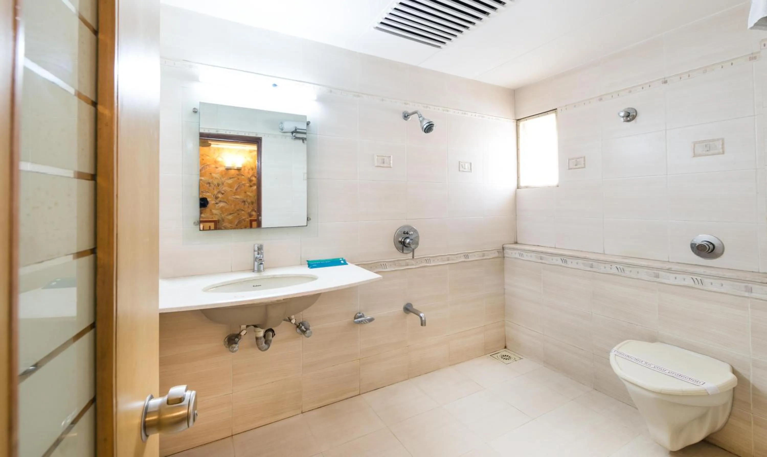 Bathroom in Treebo Paradise