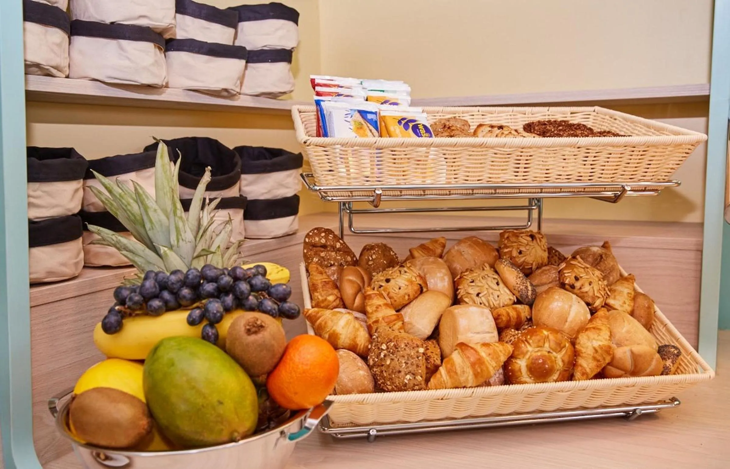 Food close-up in Bernstein Hotel "50`s Seaside Motel"