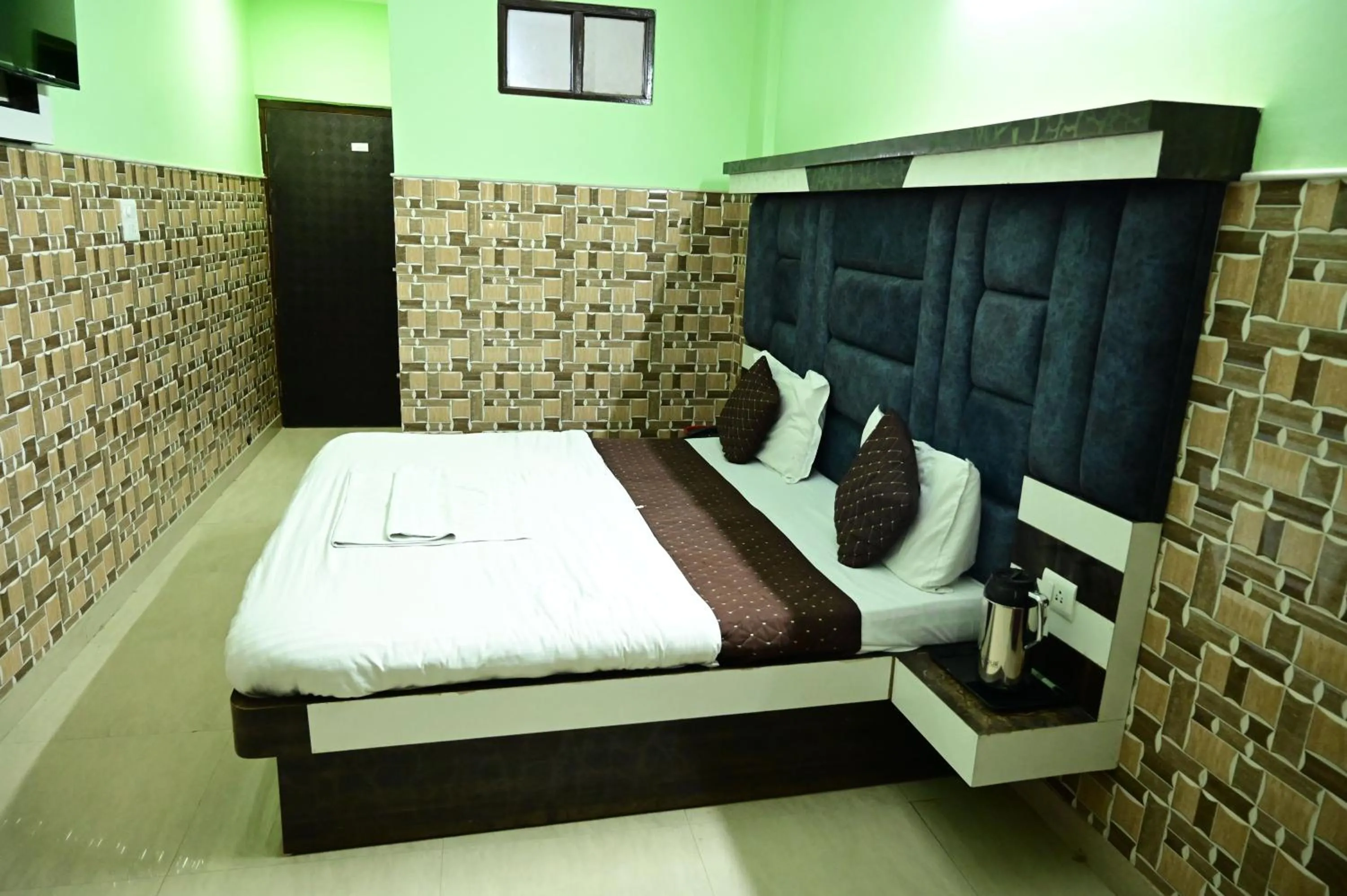Hotel Vijay International