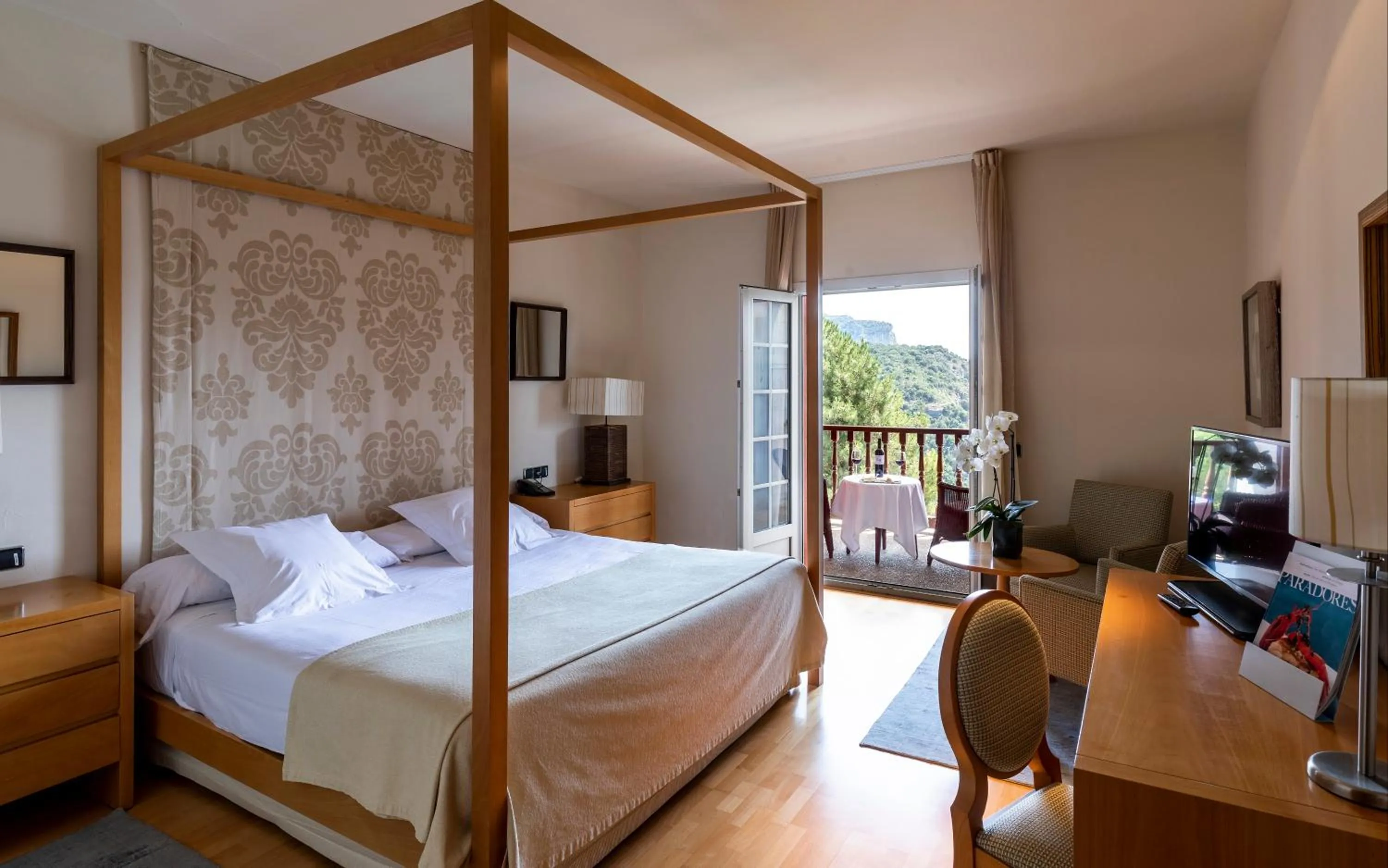 Bedroom, Bed in Parador de Vic-Sau