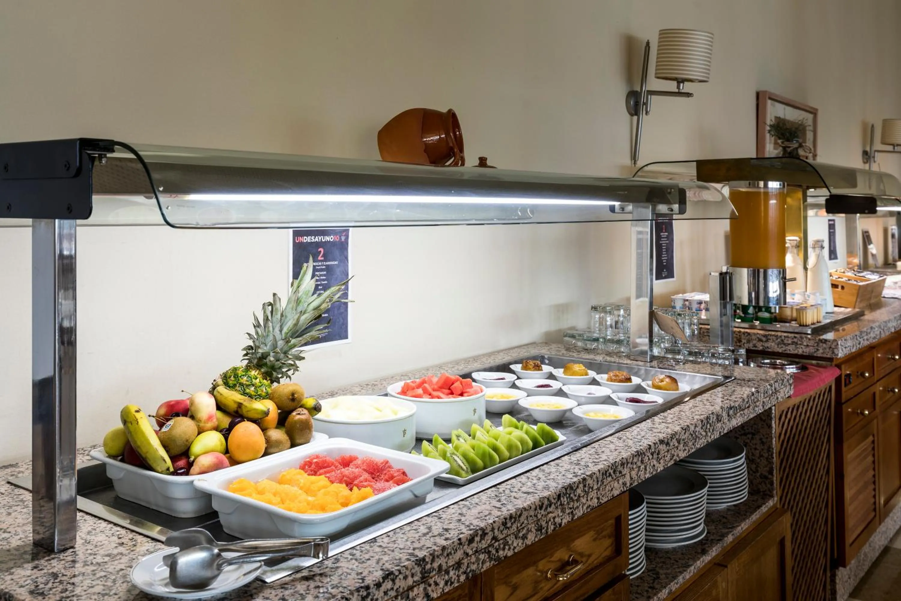 Breakfast in Parador de Vic-Sau