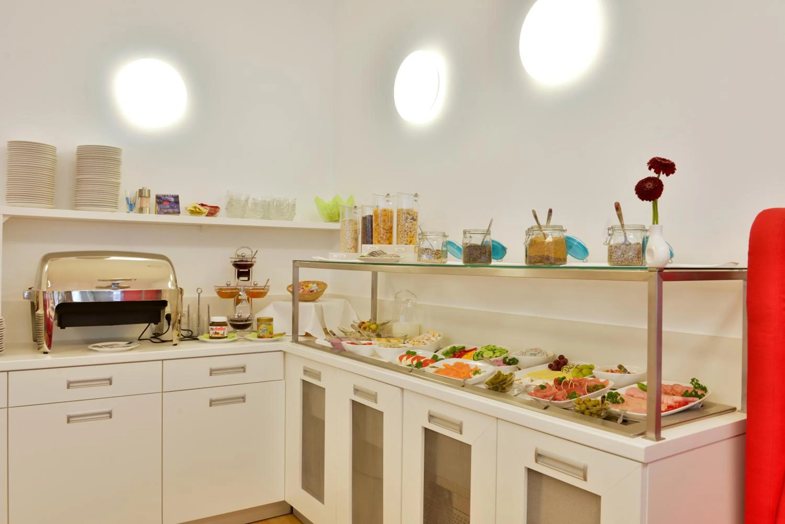 Buffet breakfast in INVITE Hotel Fulda City Hauptbahnhof