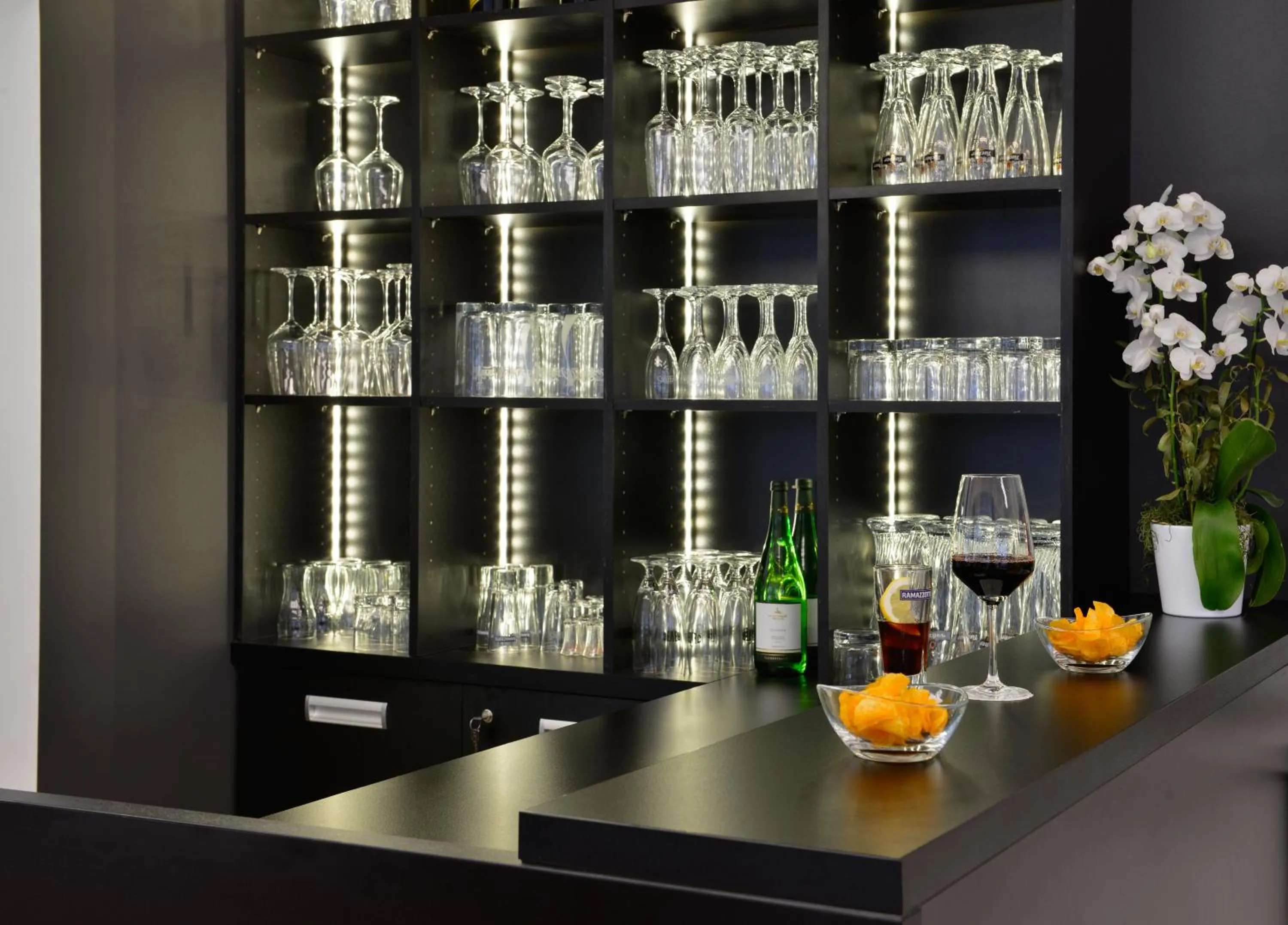 Lounge or bar in INVITE Hotel Fulda City Hauptbahnhof