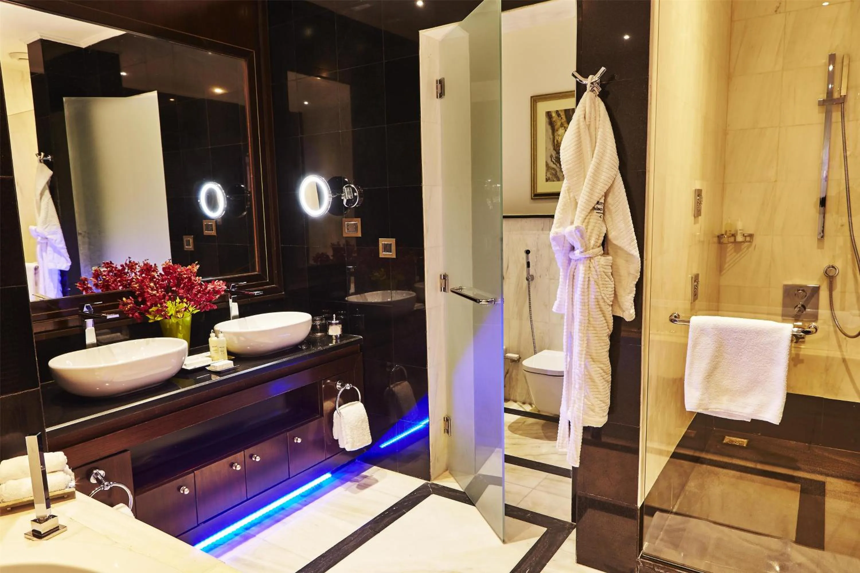 Bedroom in Royal Maxim Palace Kempinski Cairo