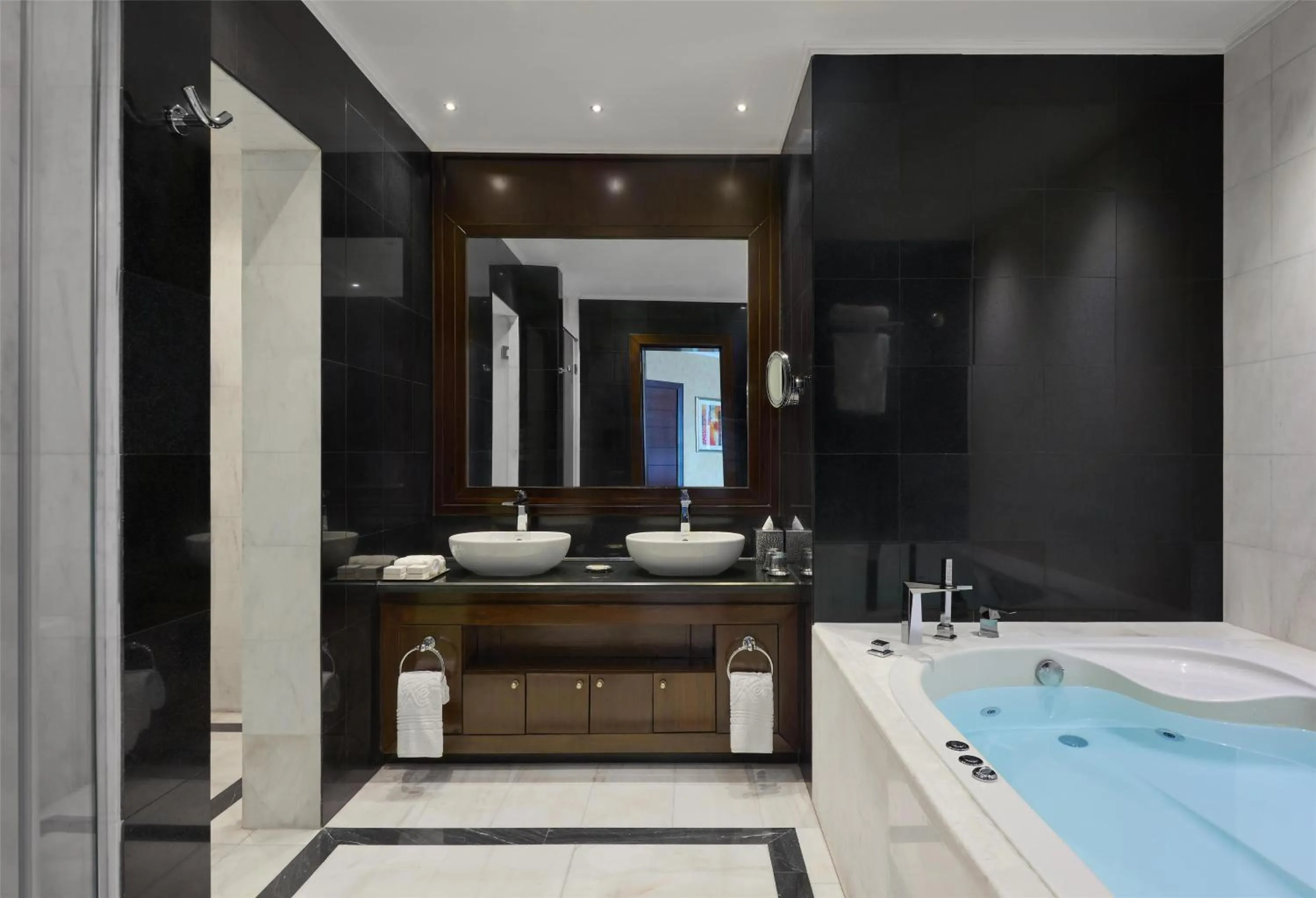 Bedroom in Royal Maxim Palace Kempinski Cairo