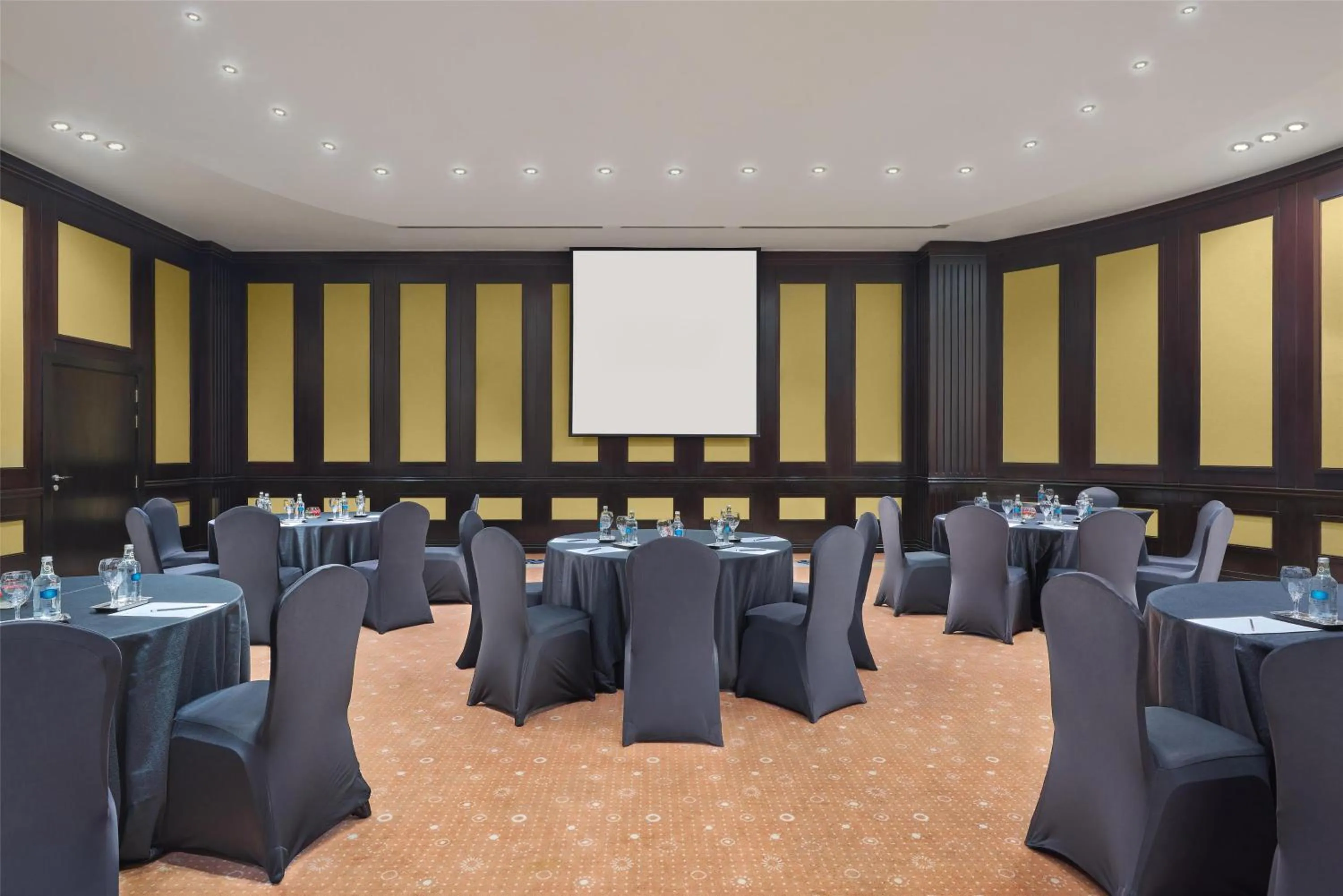 Living room in Royal Maxim Palace Kempinski Cairo