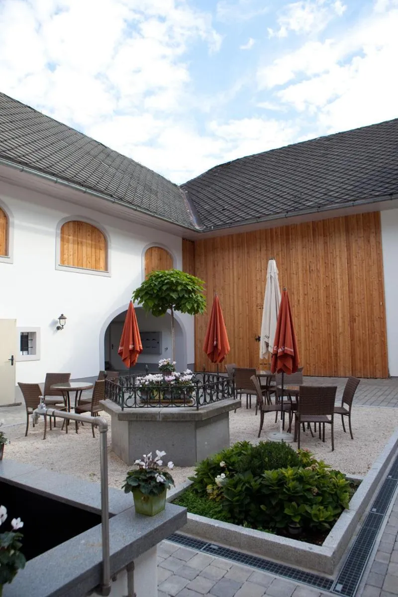 Patio in Bierhotel Ranklleiten Almtal