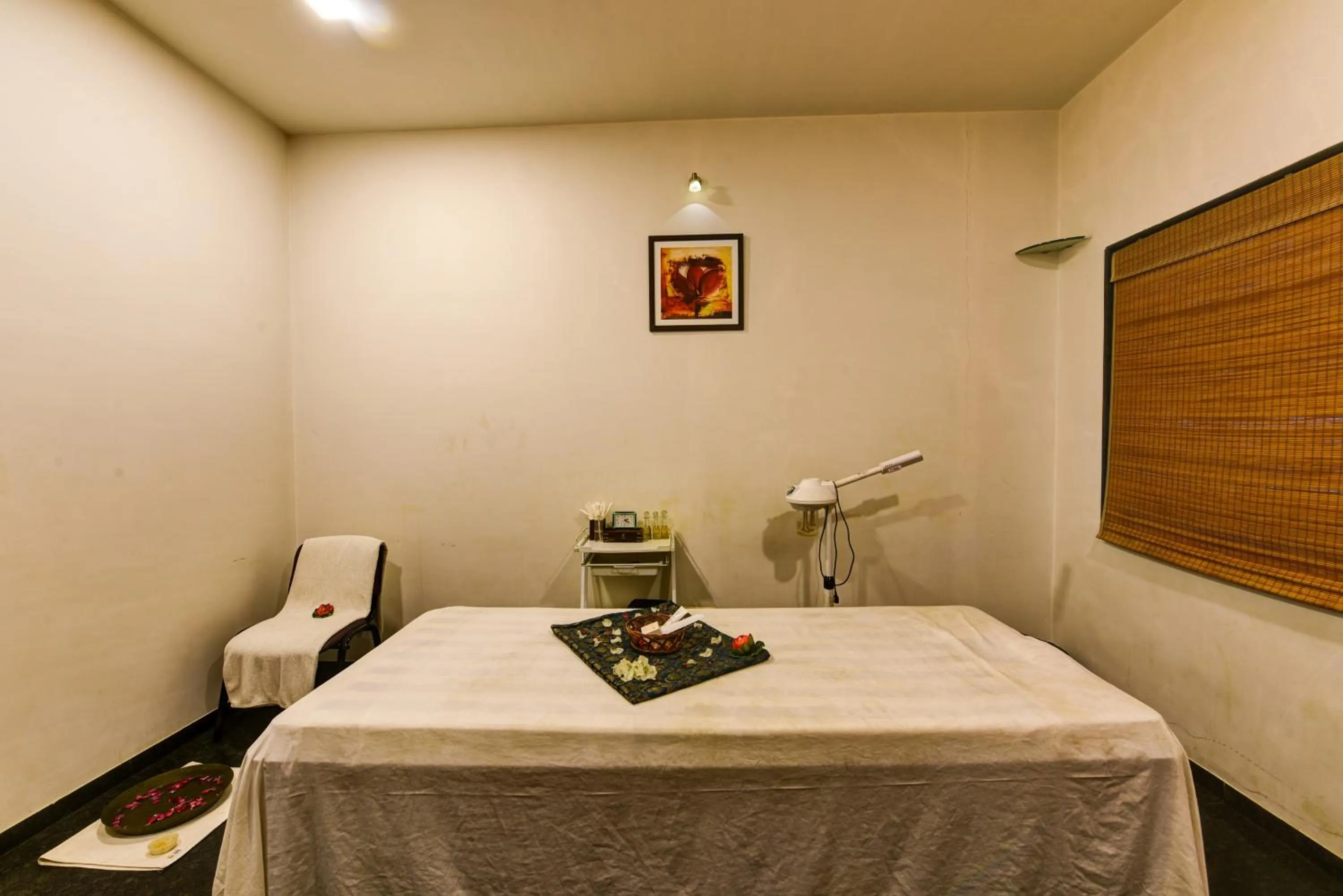 Hot Tub in Regenta Resort Soma Vine Village Nashik