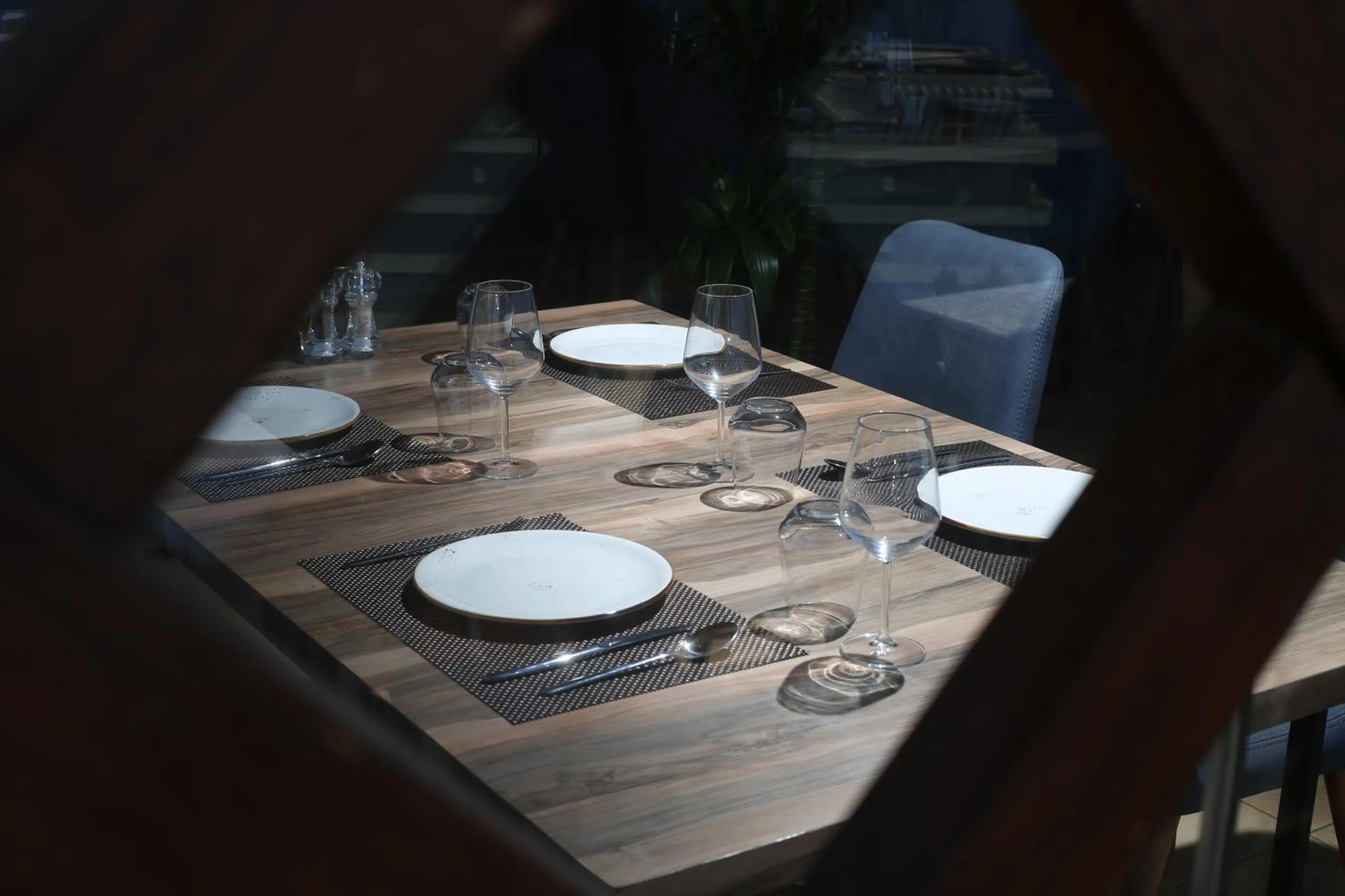 Restaurant/places to eat in Aliko Hotel