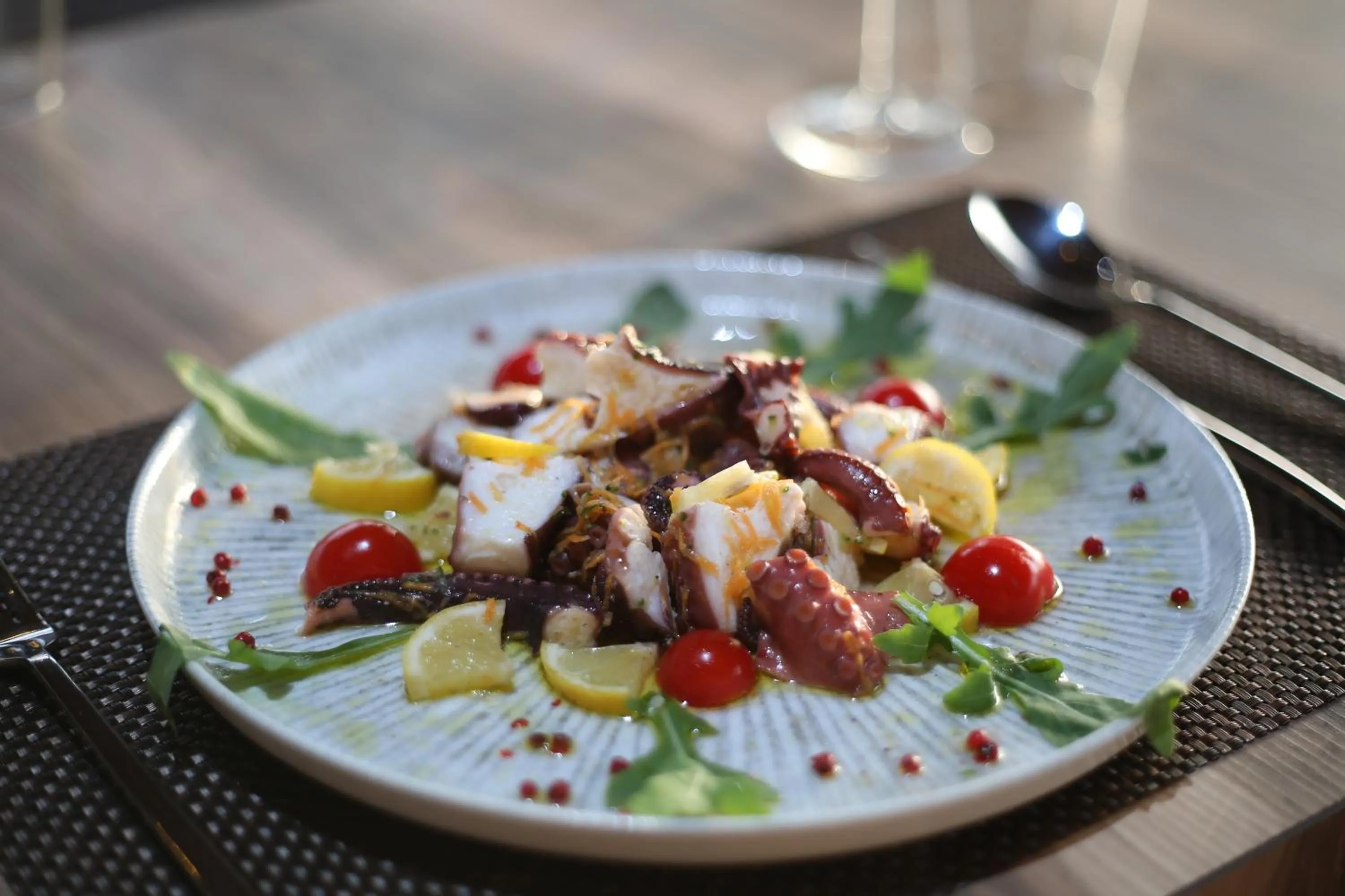 Food and drinks in Aliko Hotel