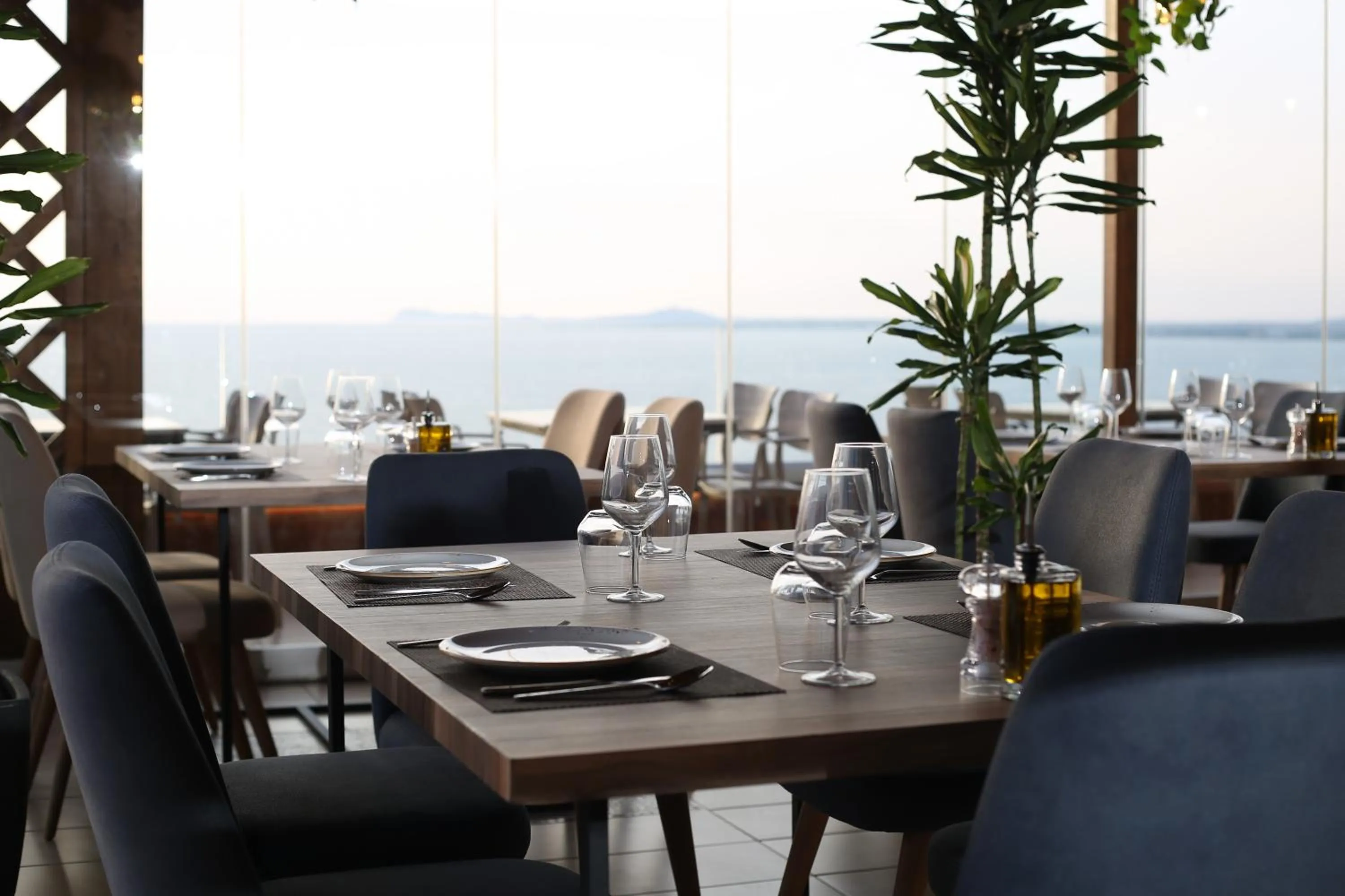 Restaurant/places to eat in Aliko Hotel