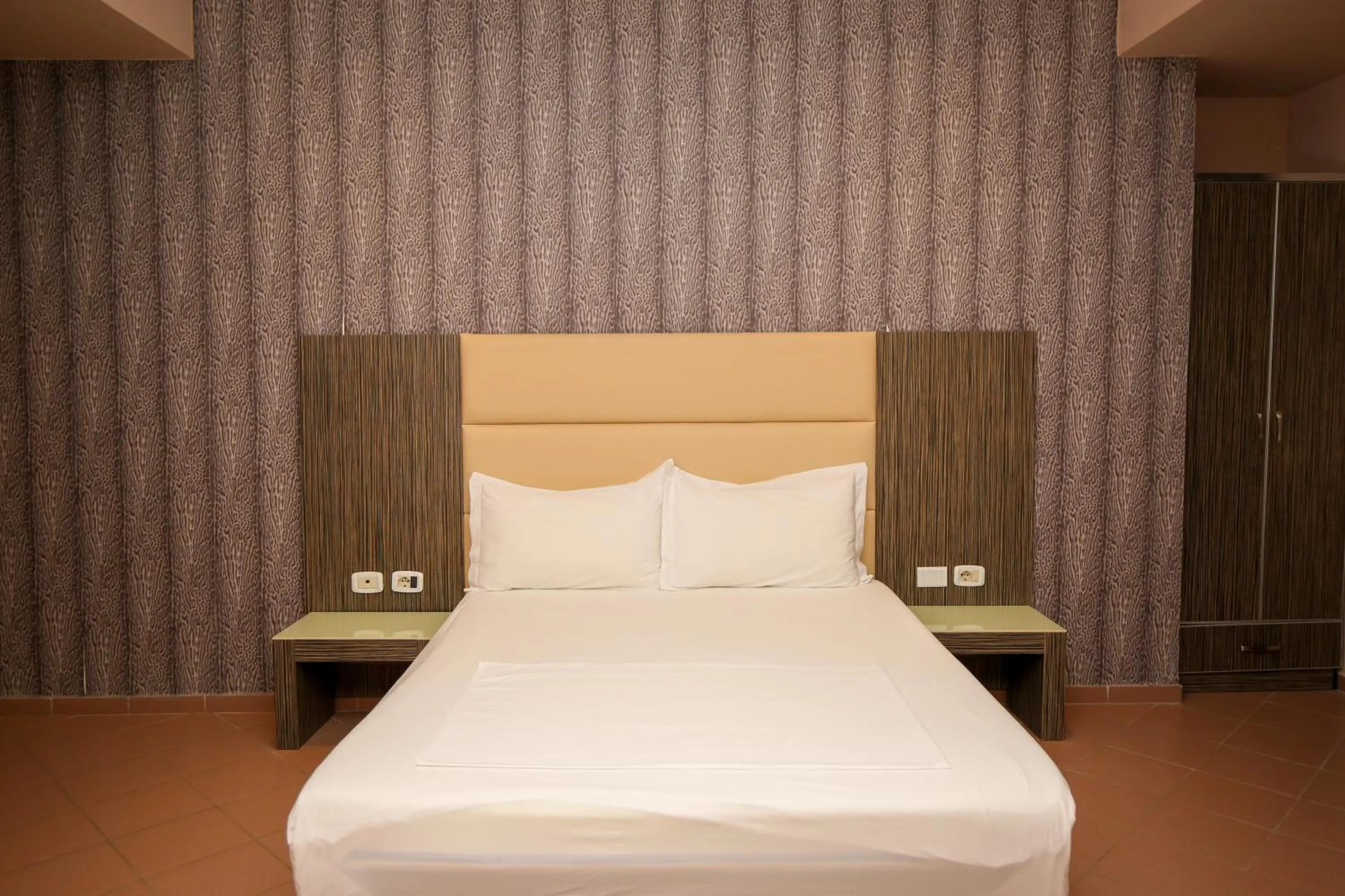 Photo of the whole room in Aliko Hotel