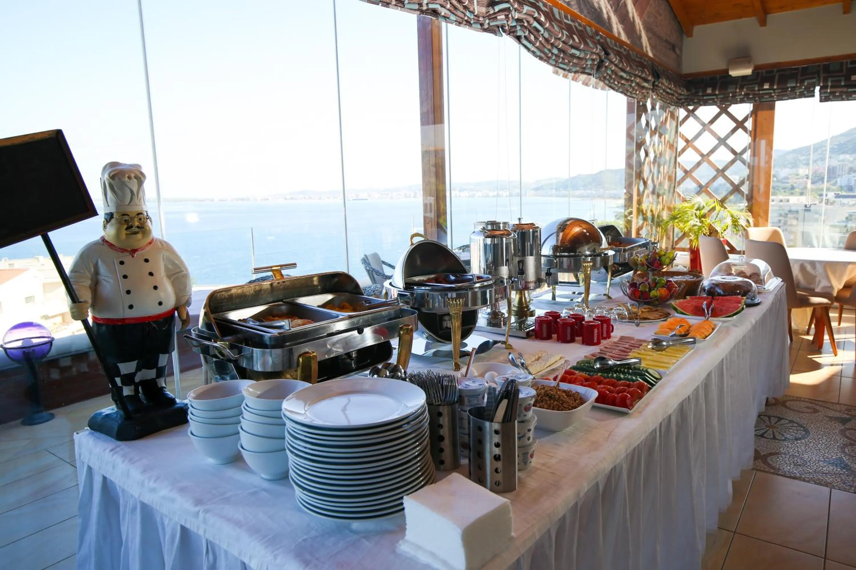 Food and drinks in Aliko Hotel