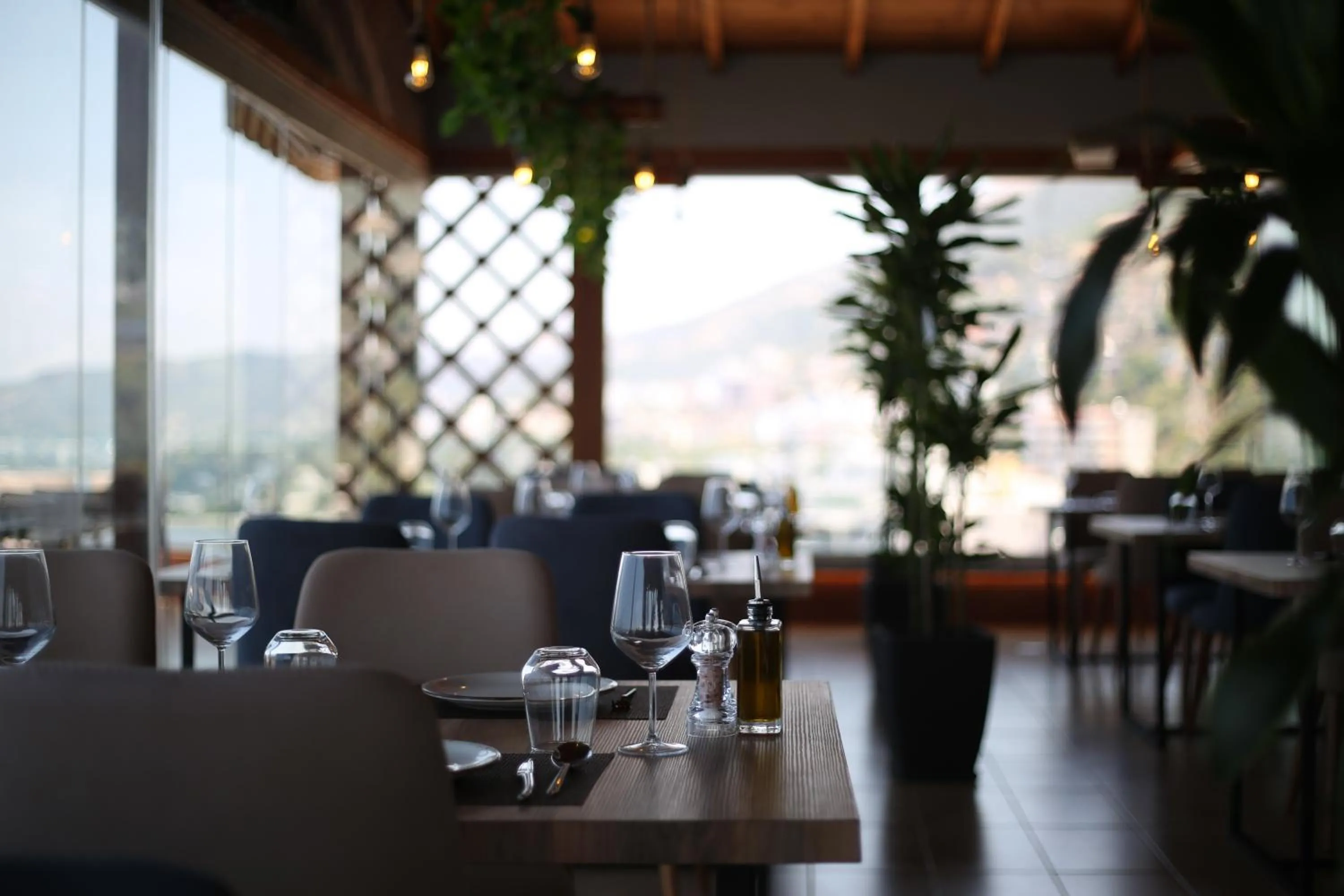 Restaurant/places to eat in Aliko Hotel