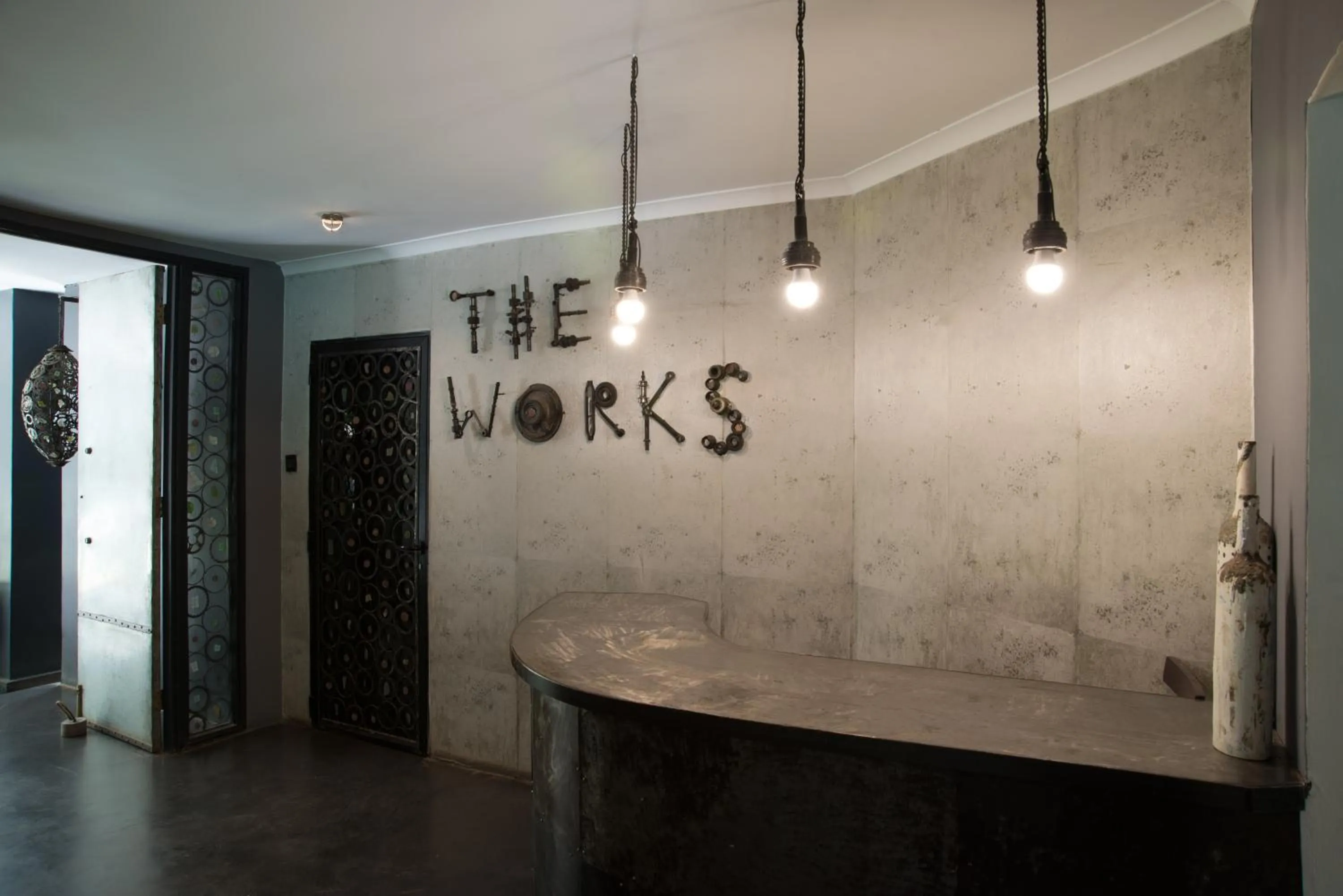 Business facilities in Latitude 13 Degrees