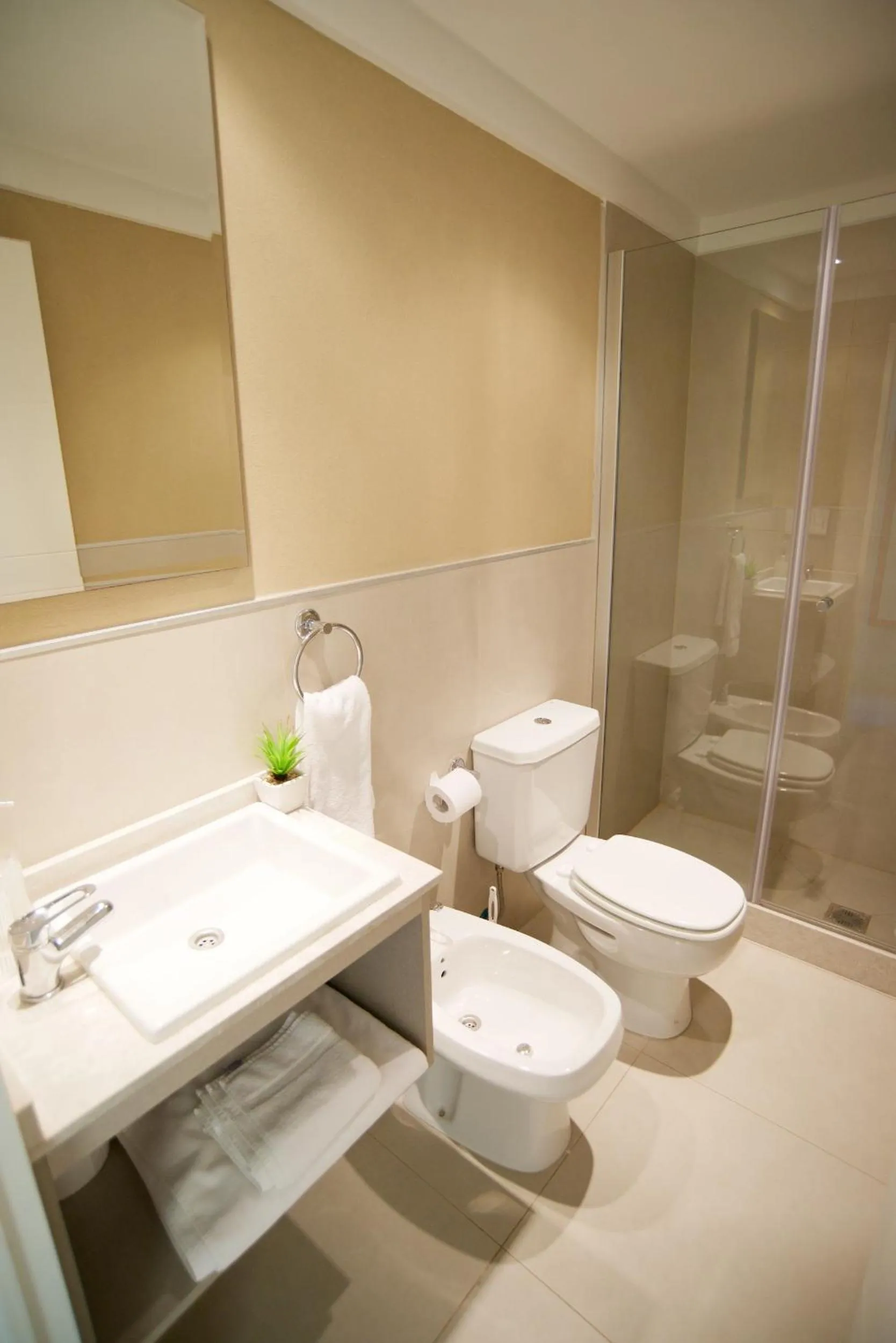 Shower in Byblos Palermo Soho