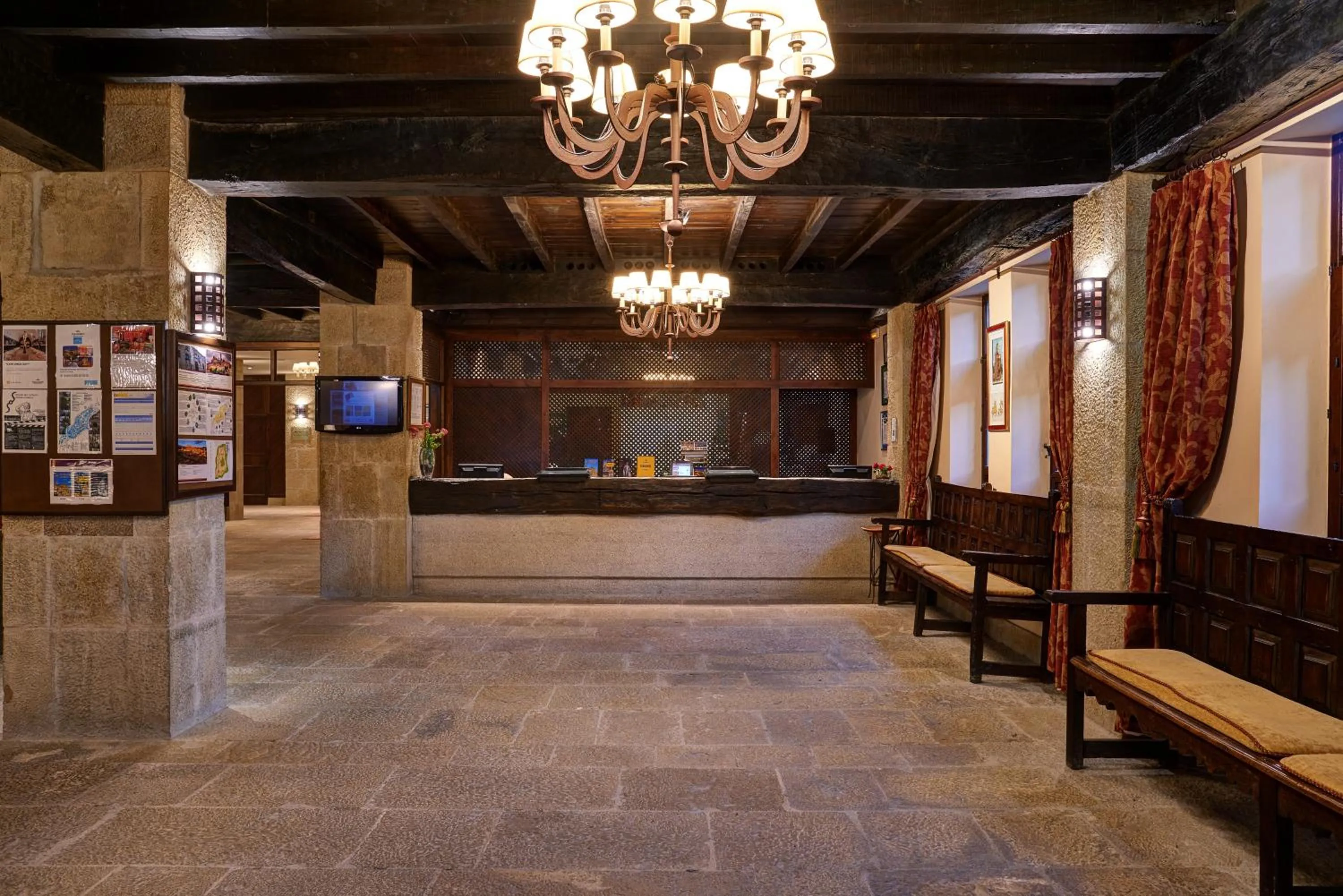 Lobby or reception in Parador de Sos del Rey Católico