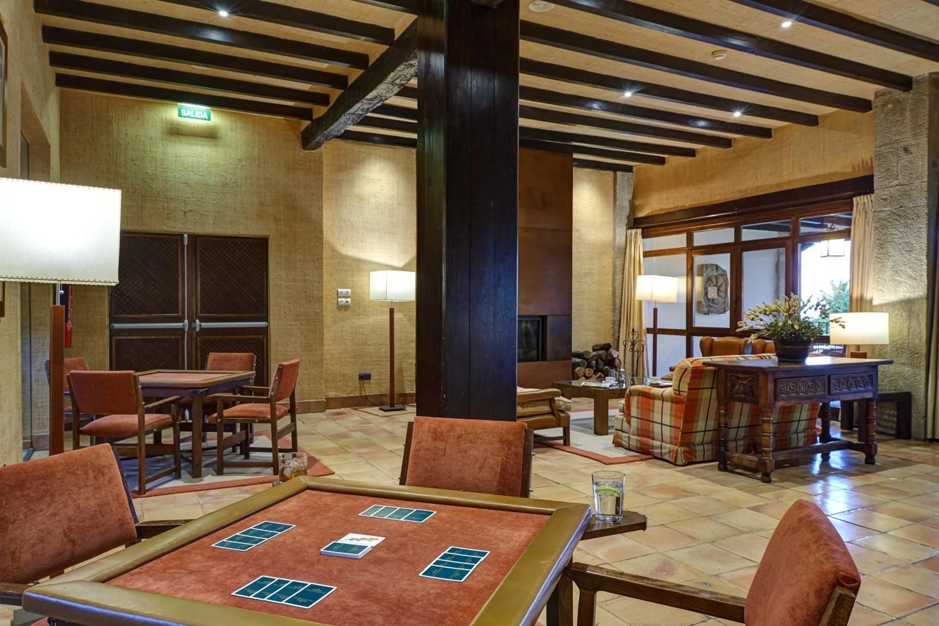 Living room in Parador de Sos del Rey Católico