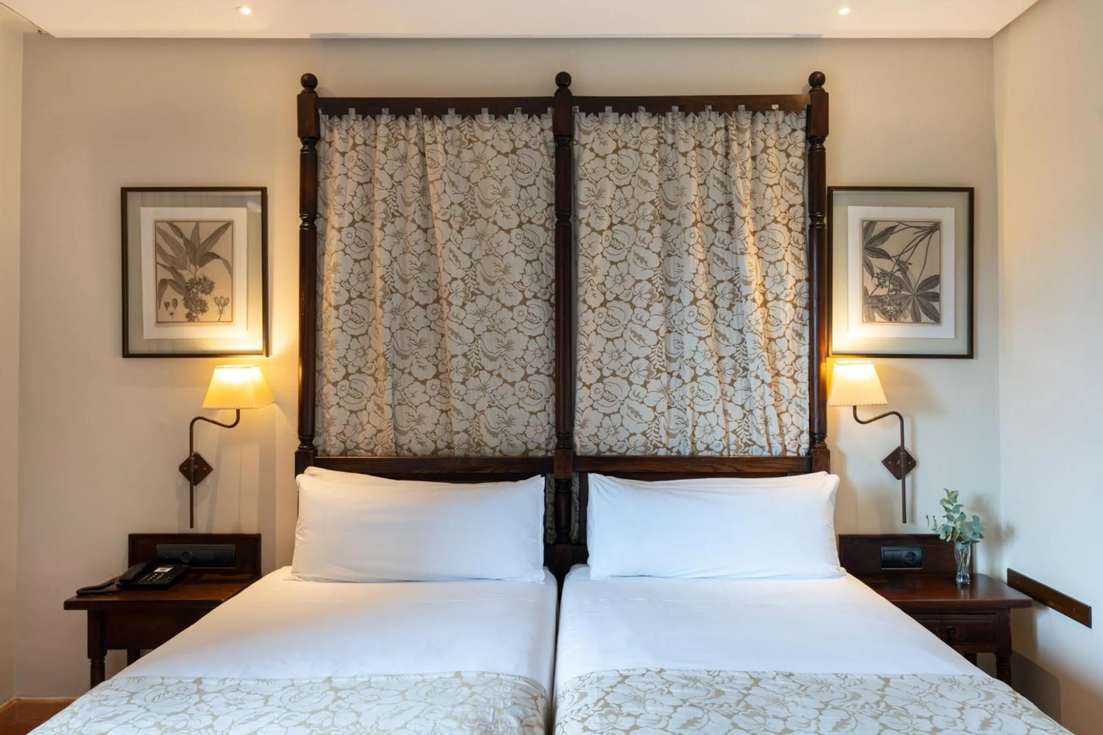 Bed in Parador de Sos del Rey Católico