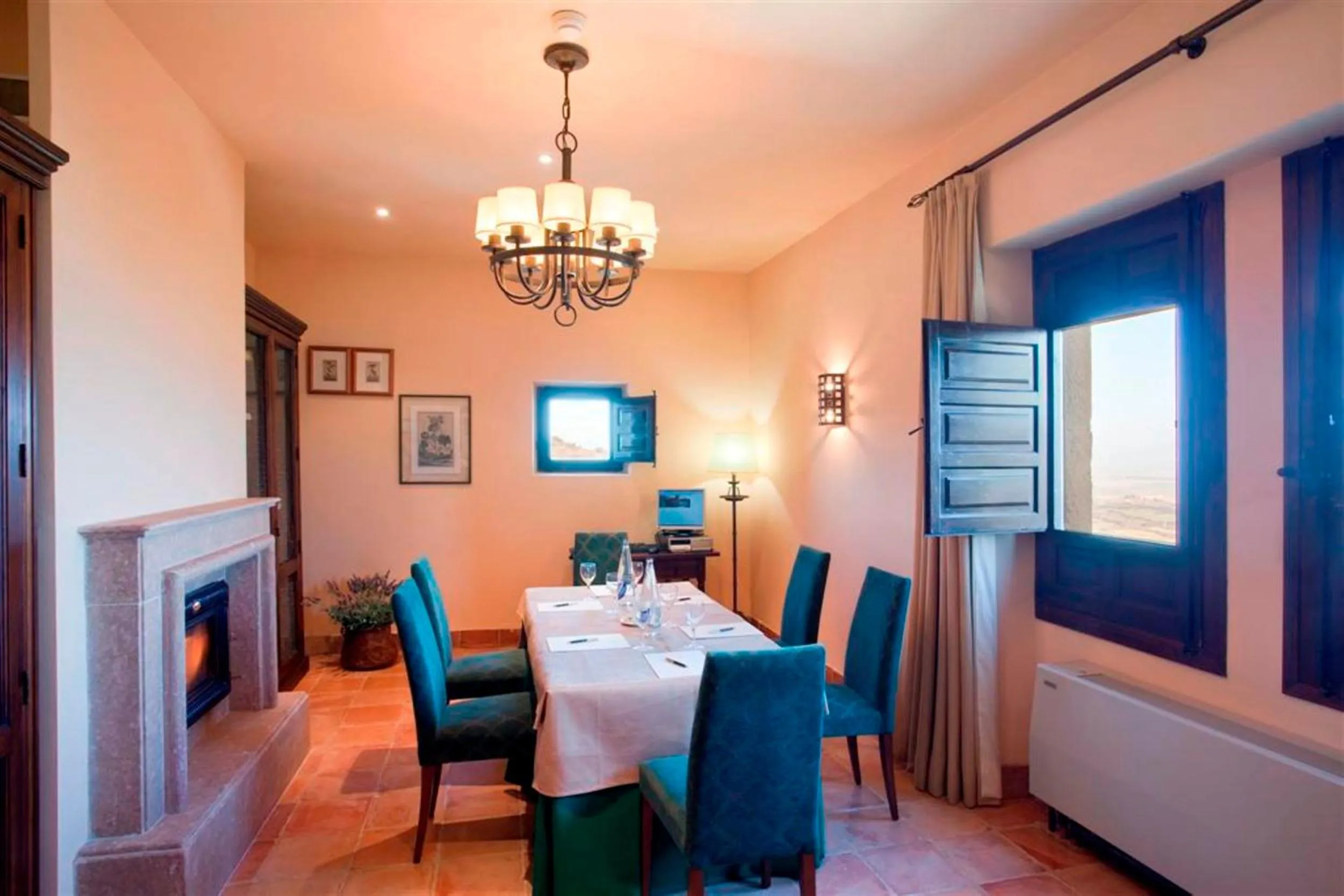 Library in Parador de Sos del Rey Católico