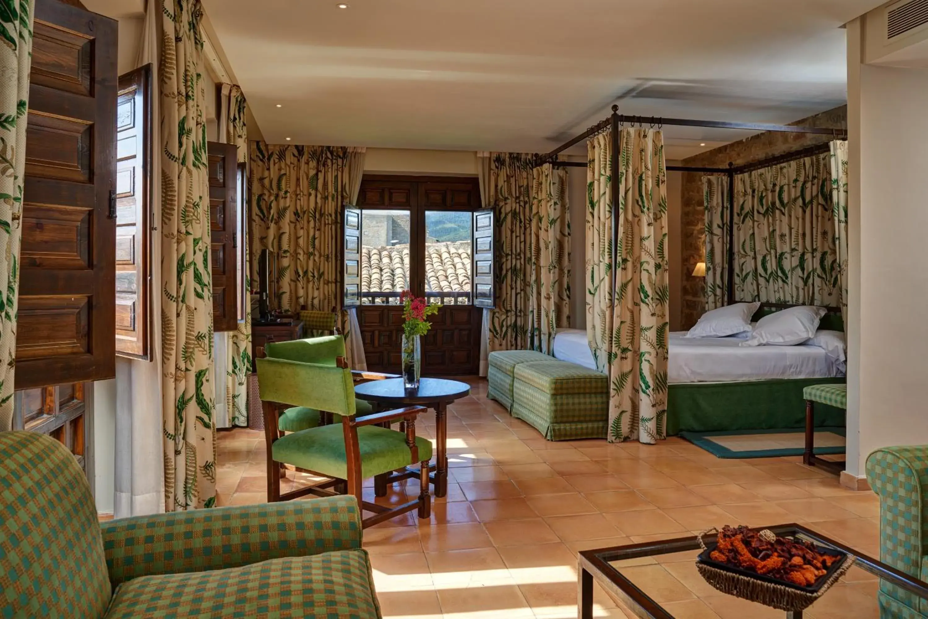 Junior Suite in Parador de Sos del Rey Católico Junior Suite in Parador de Sos del Rey Católico