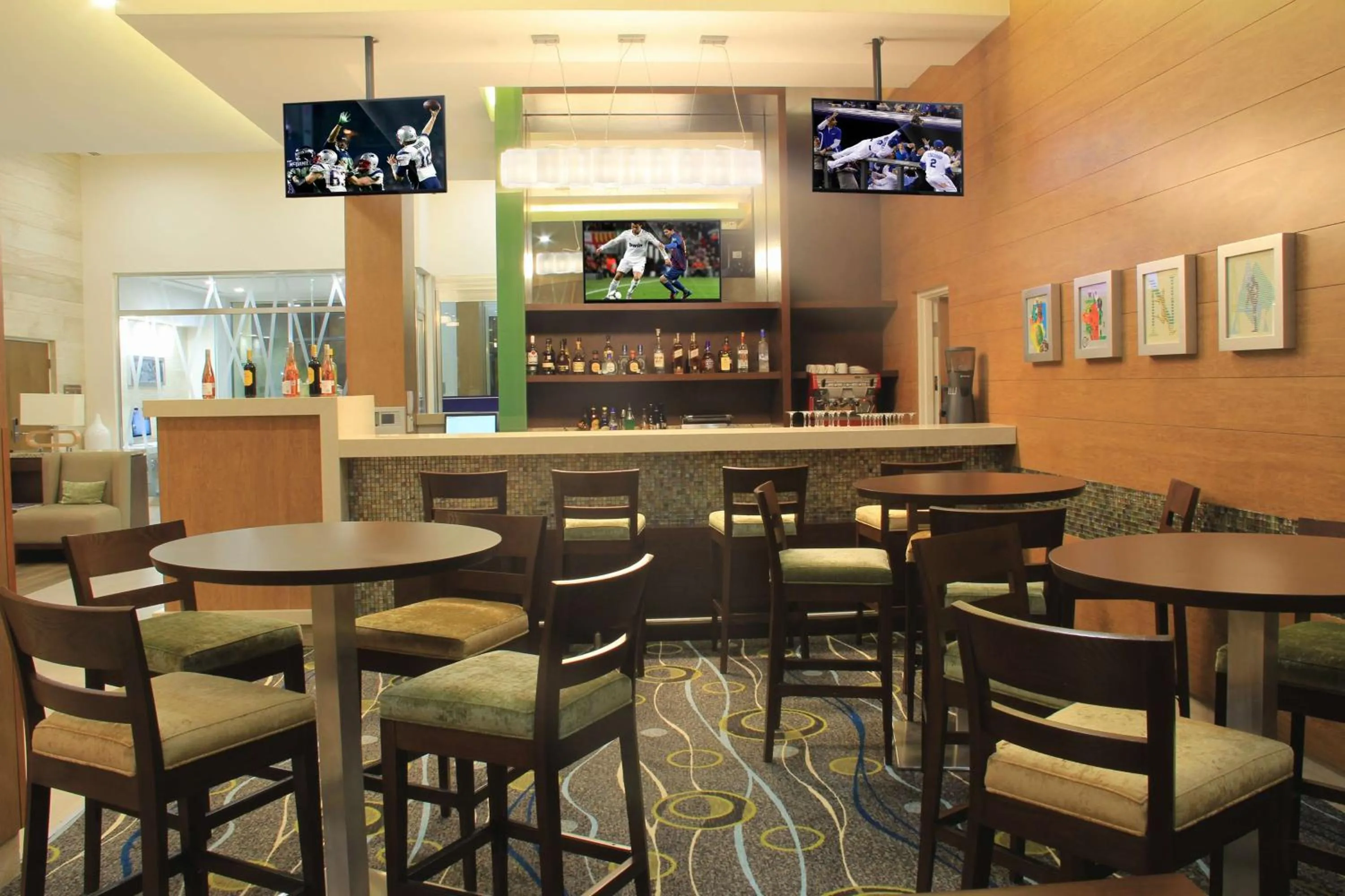 Lounge or bar in Hampton Inn by Hilton Villahermosa