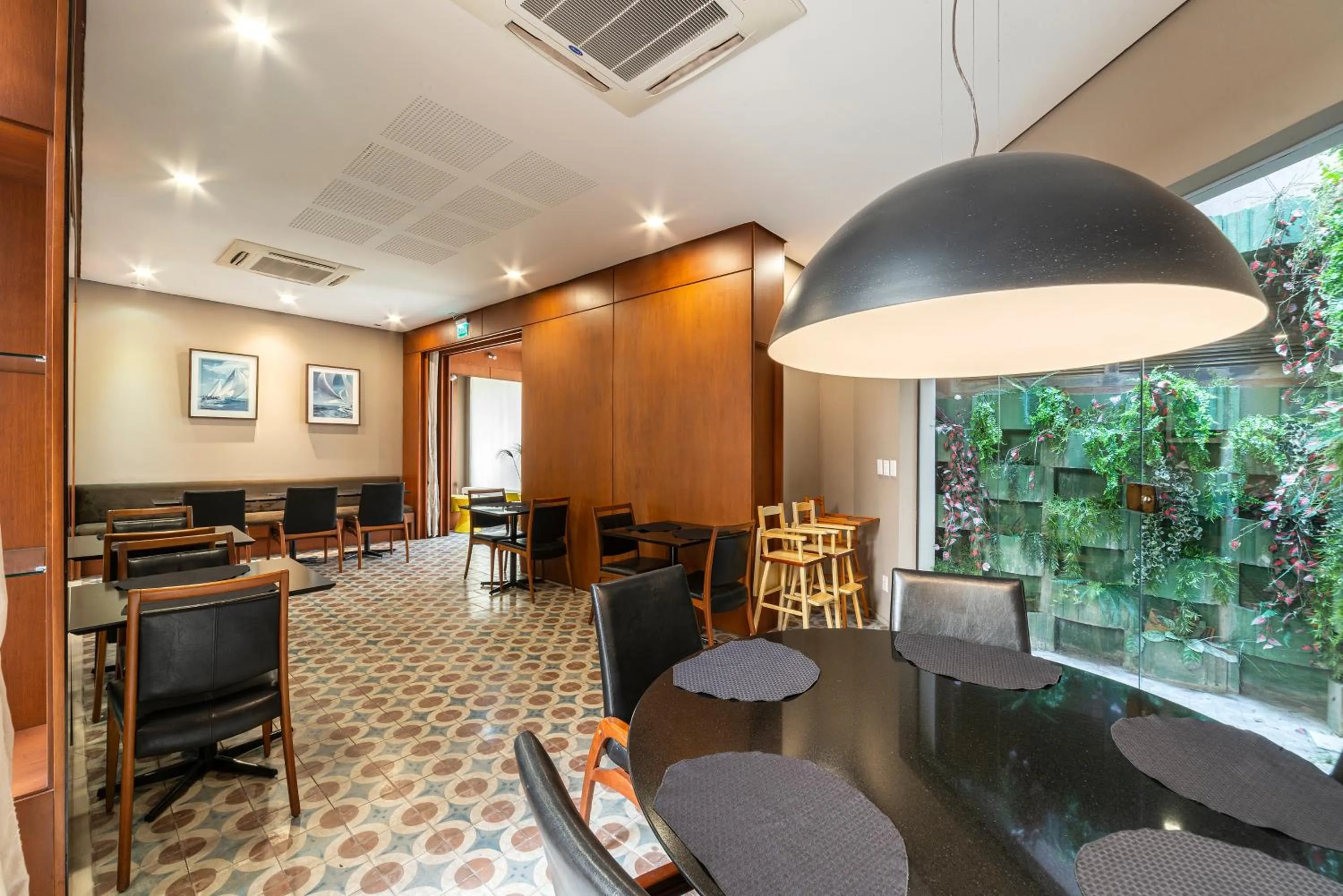 Restaurant/places to eat in Hotel Laghetto Villa Moura