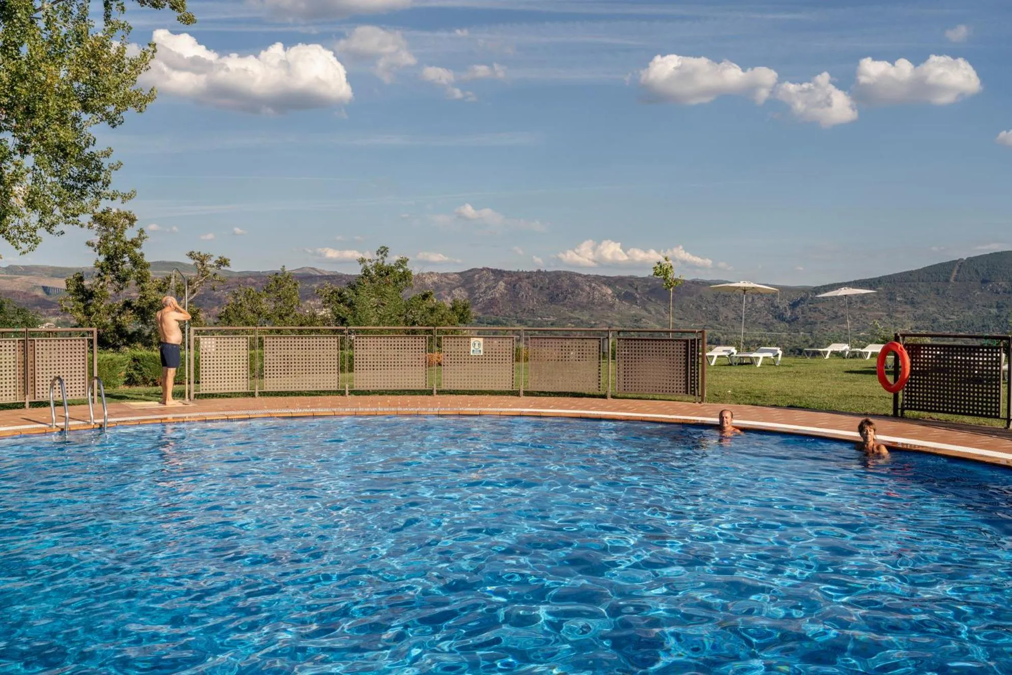 Swimming pool in Parador de Verín