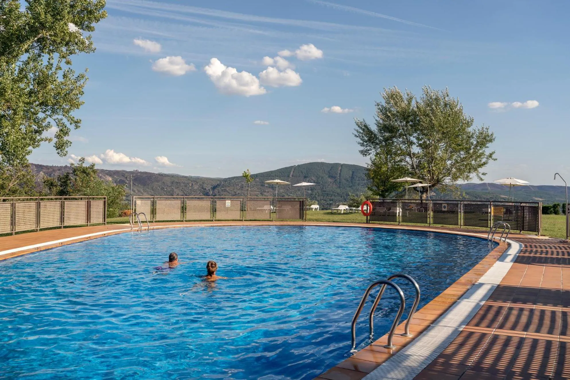Swimming pool in Parador de Verín