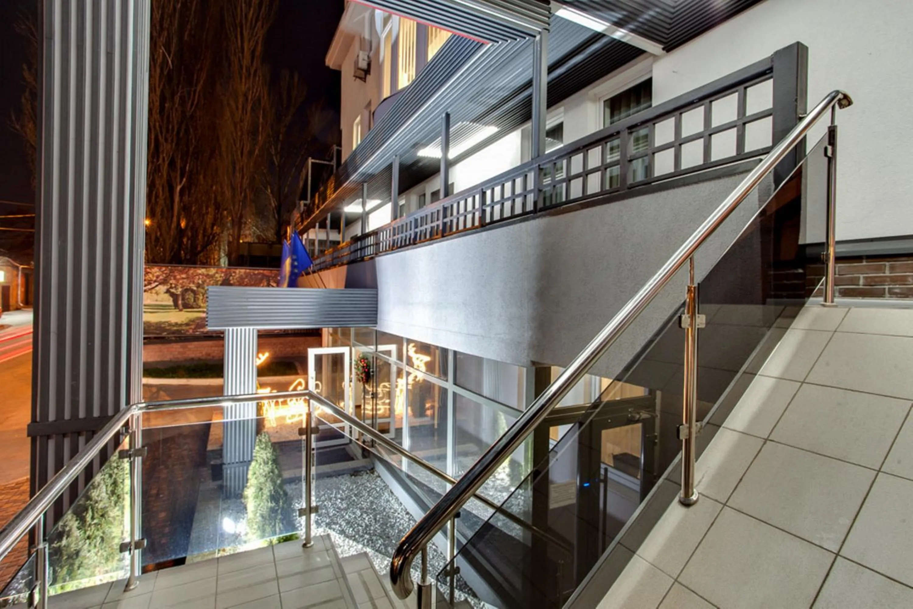 Night in Twin Apart Hotel