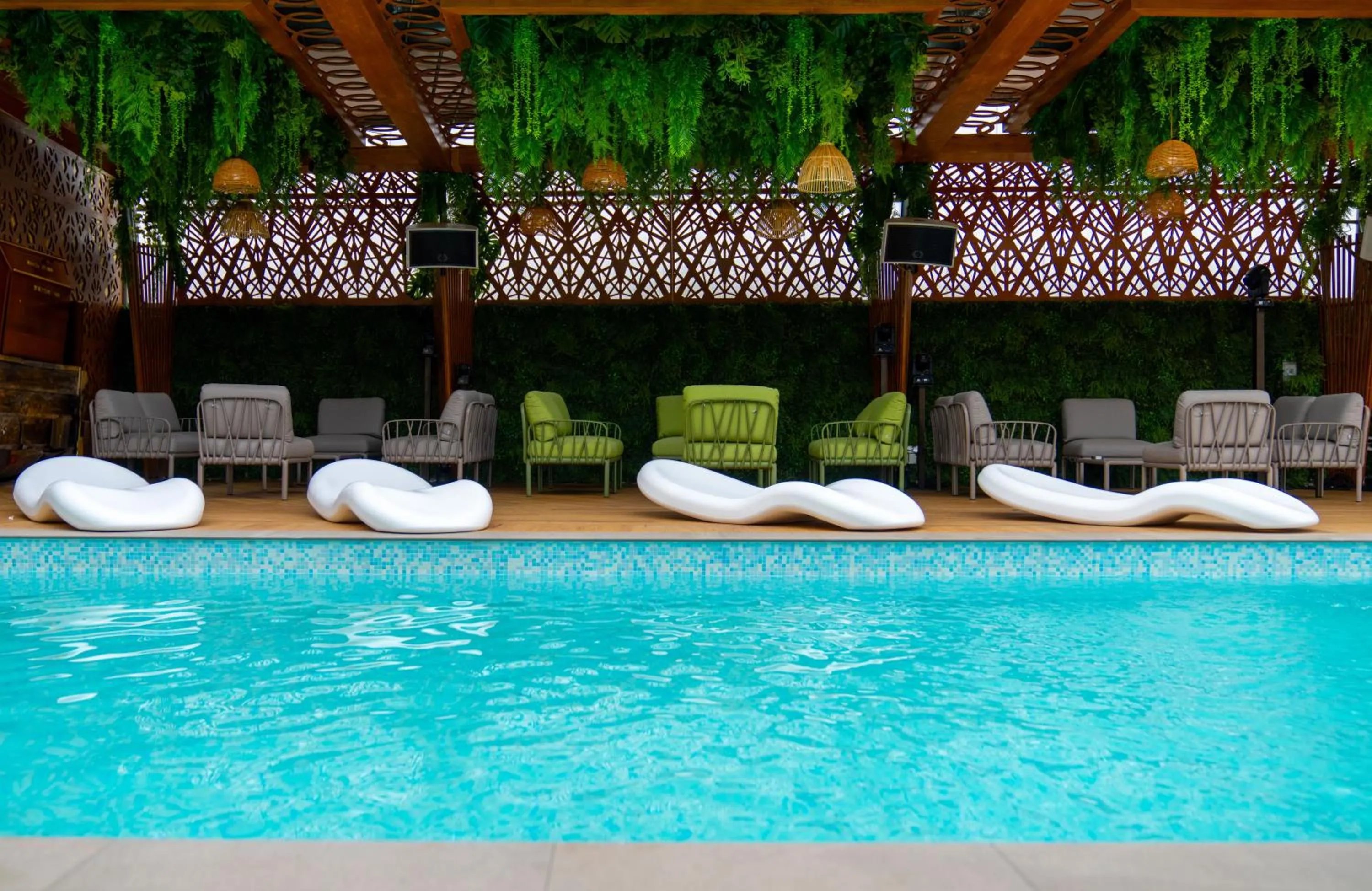 Swimming pool in Rodizio Hill Resort