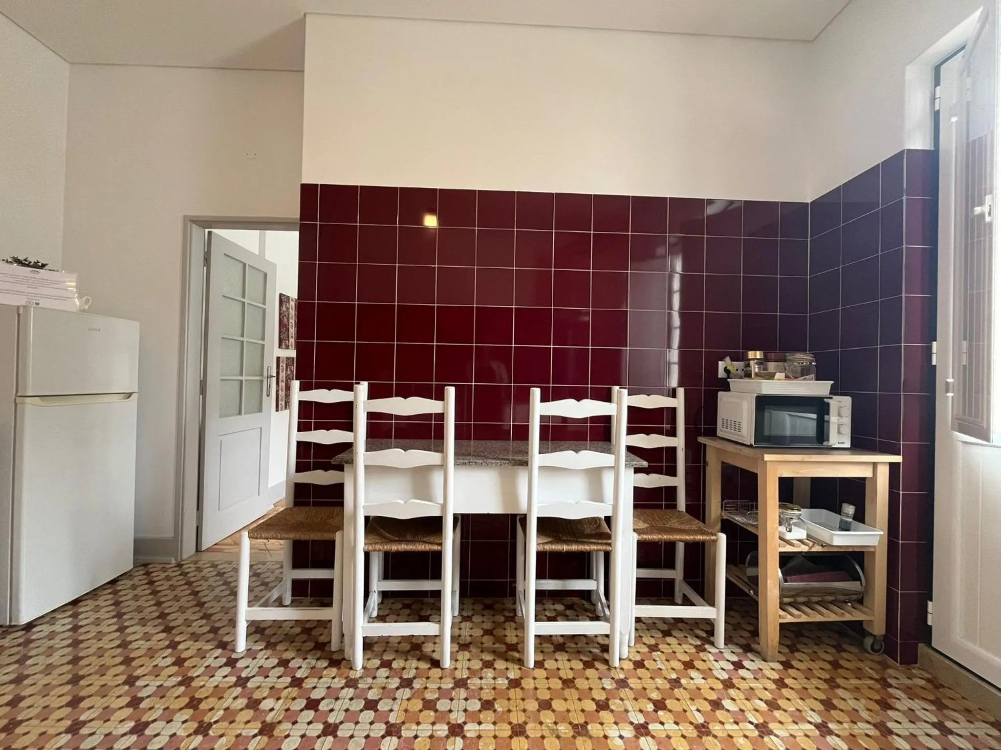 Kitchen or kitchenette in Hostel Rossio Alcobaça