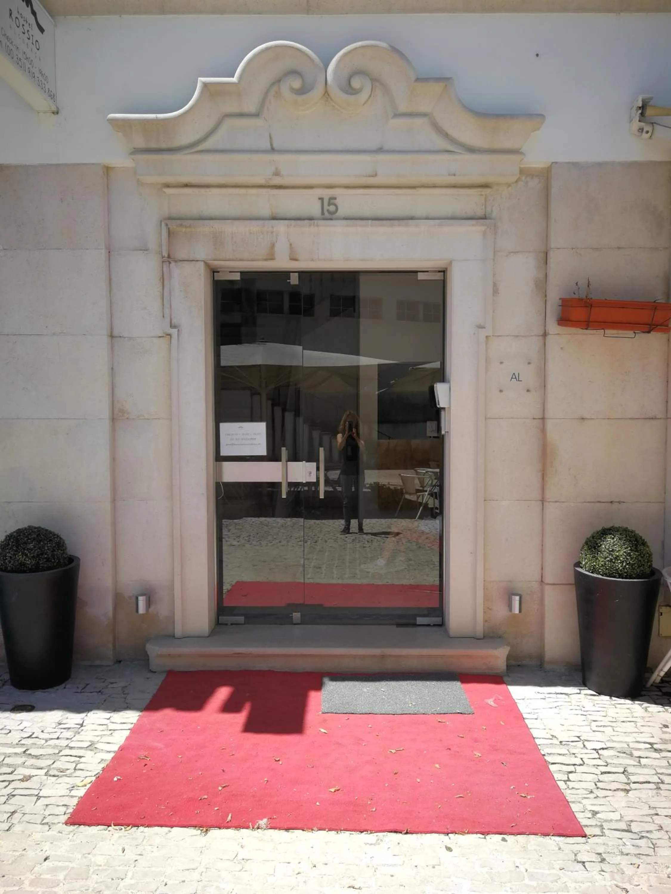 Facade/entrance in Hostel Rossio Alcobaça
