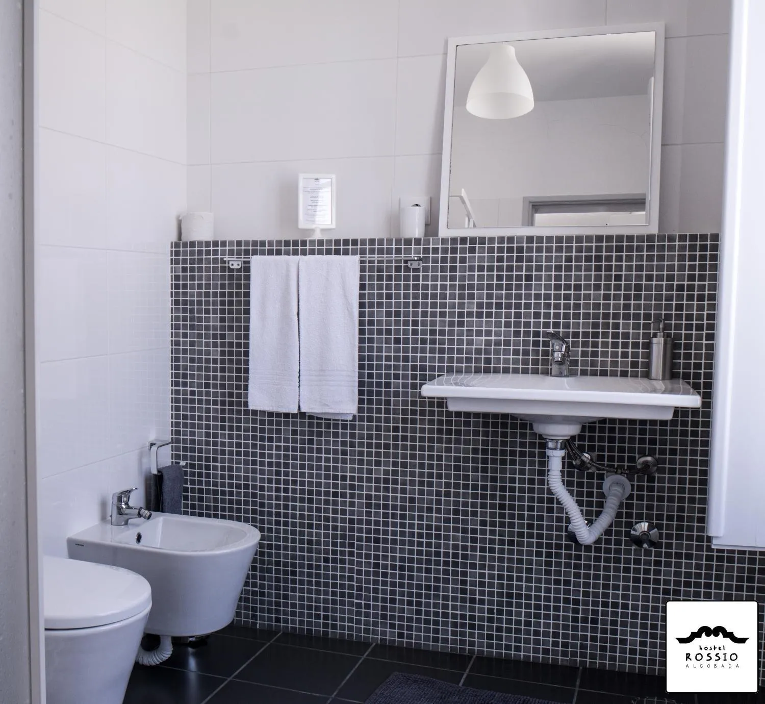 Bathroom in Hostel Rossio Alcobaça